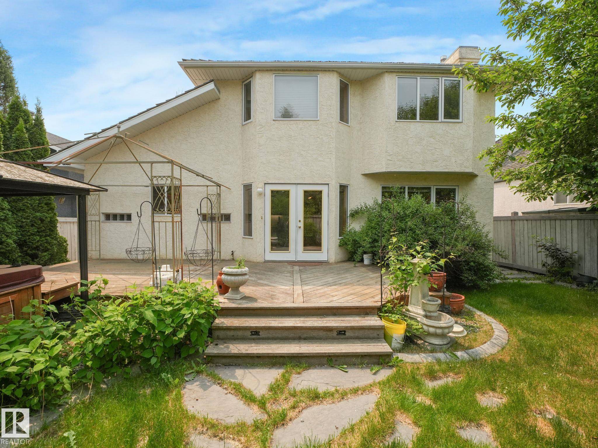 St. Albert, AB T8N 6T3,56 LEONARD DR