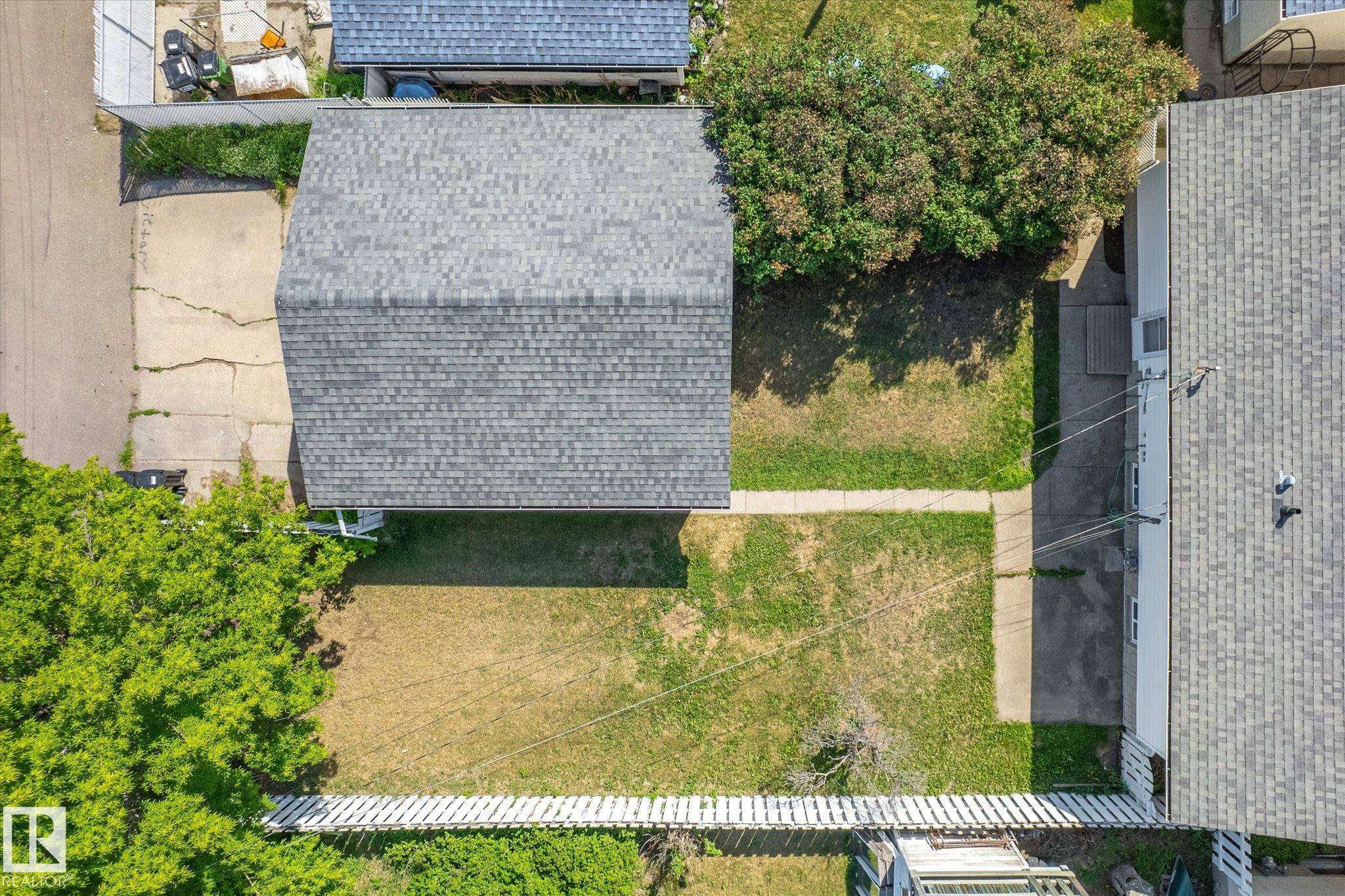 Edmonton, AB T5E 1H7,9524 134 AV NW