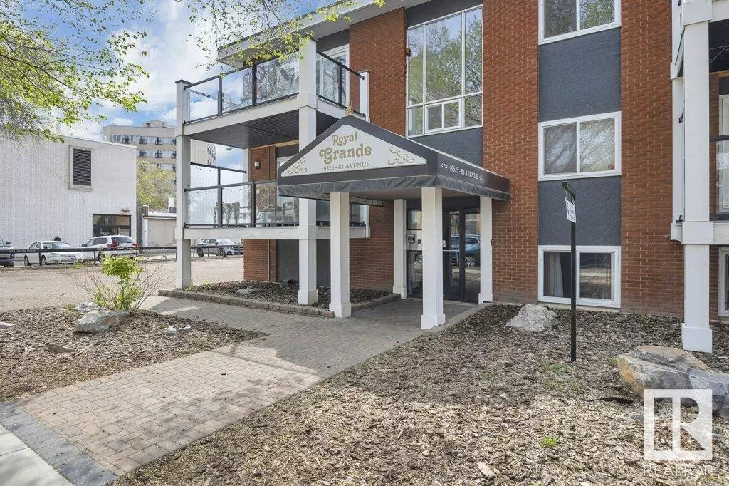 Edmonton, AB T6E 2E1,#32 10525 83 AV NW