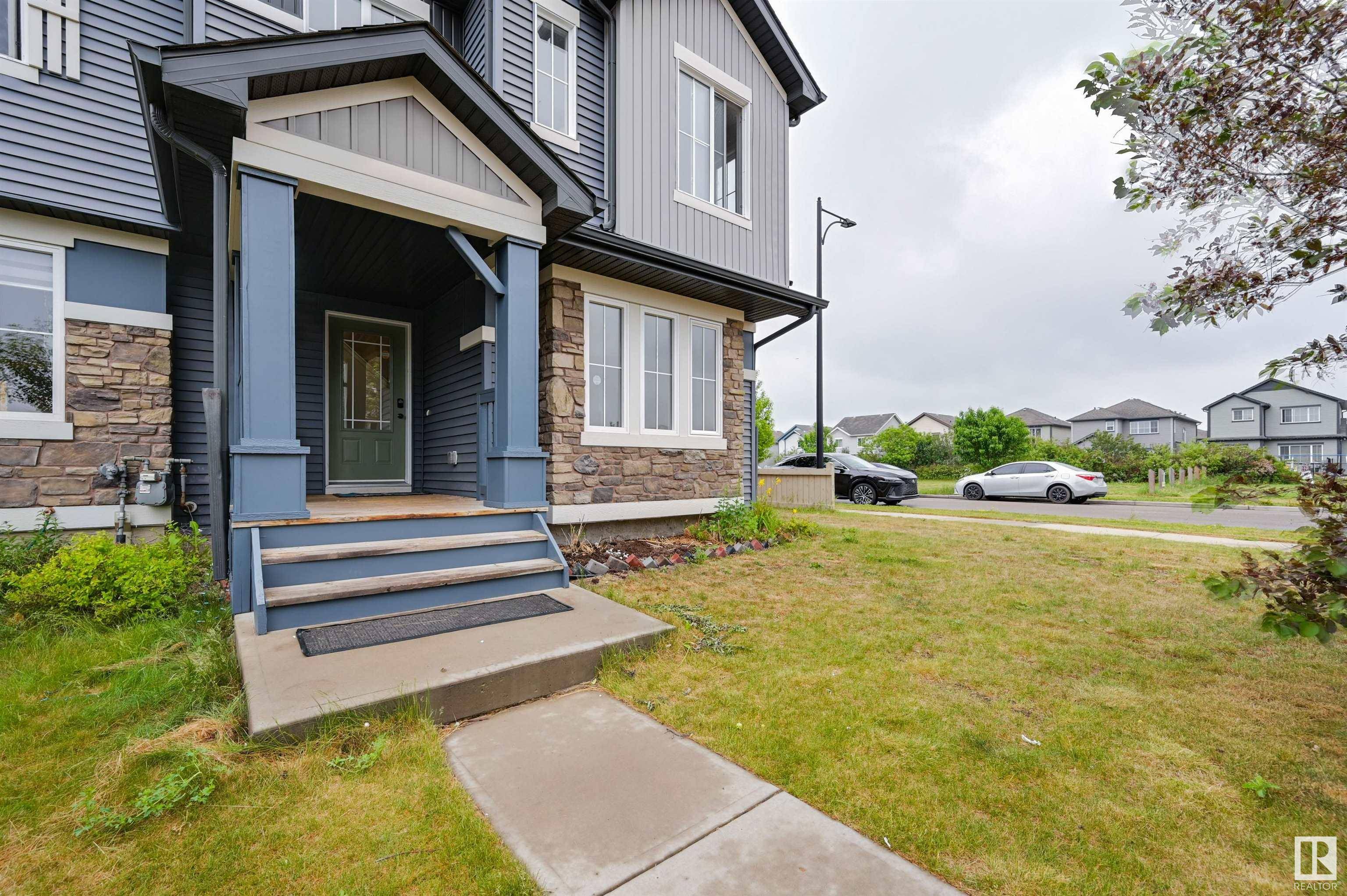 Edmonton, AB T6X 1Y1,1807 52 ST SW