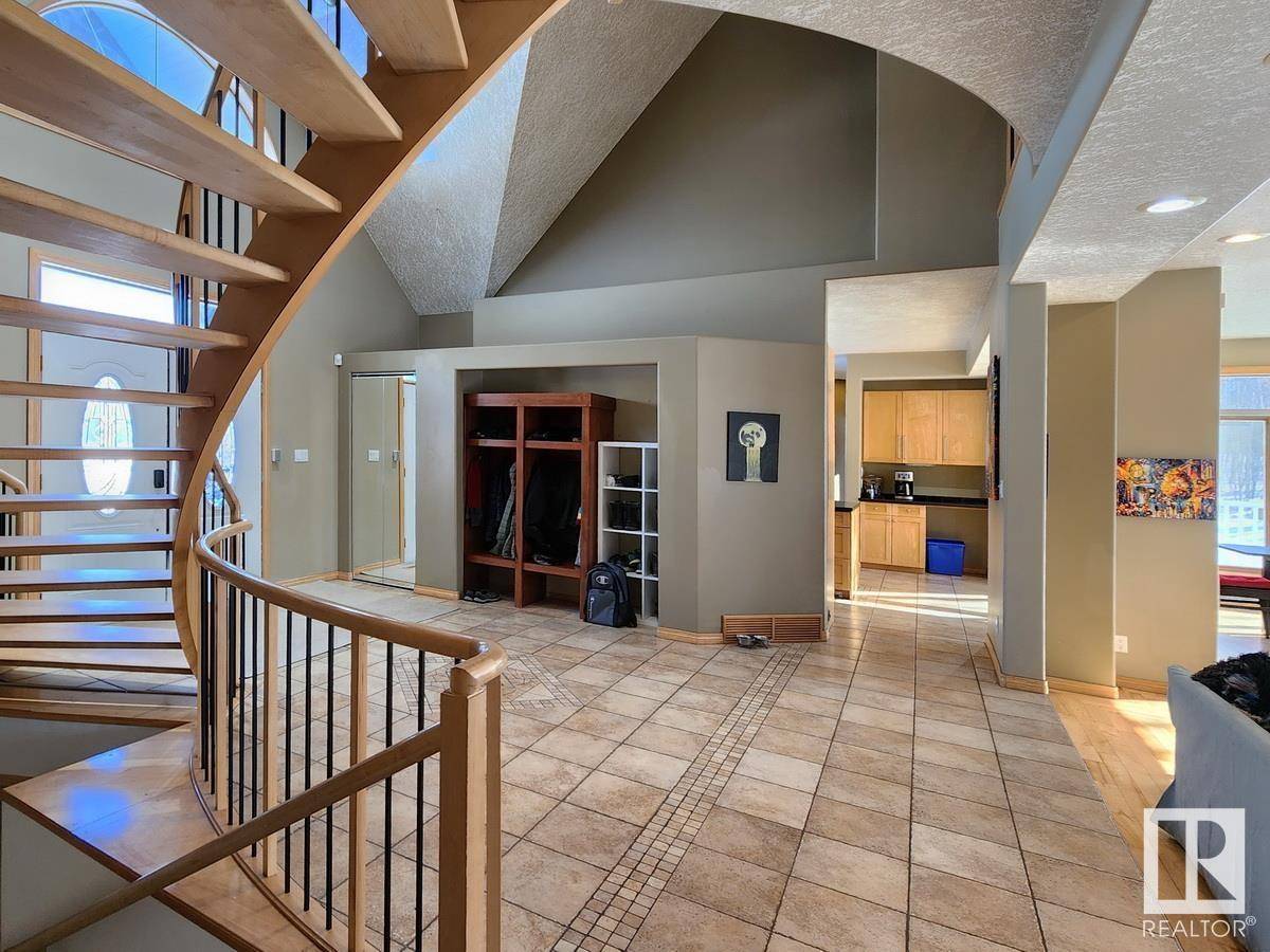 Rural Strathcona County, AB T8E 2G6,61 52510 RGE ROAD 213
