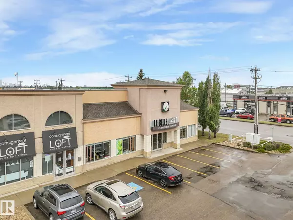 Edmonton, AB T5M 4C9,16844 111 AV NW