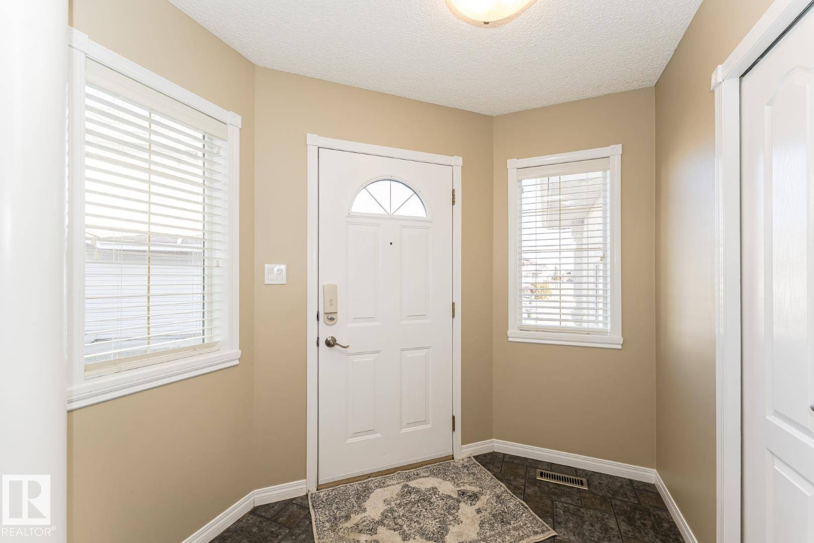 Edmonton, AB T6V 1M4,12927 HUDSON WY NW