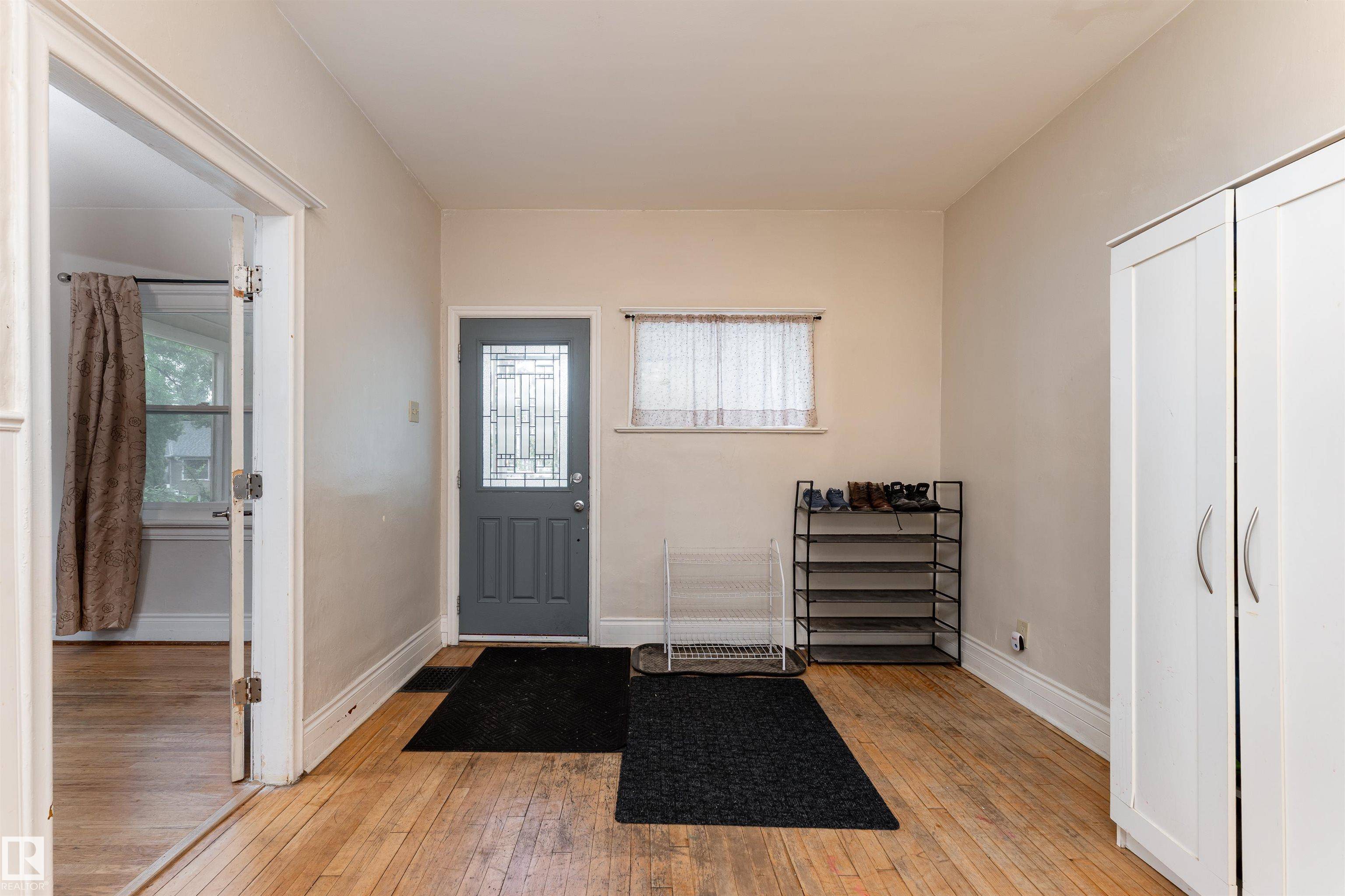 Edmonton, AB T5B 1H8,11406 66 ST NW
