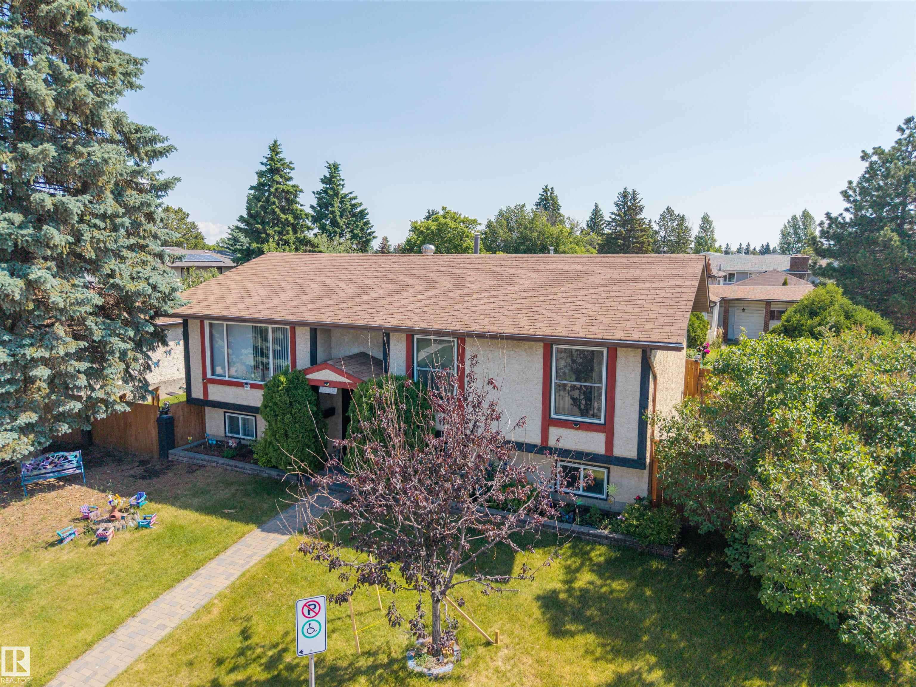1435 53 ST NW, Edmonton, AB T6L 2Y9