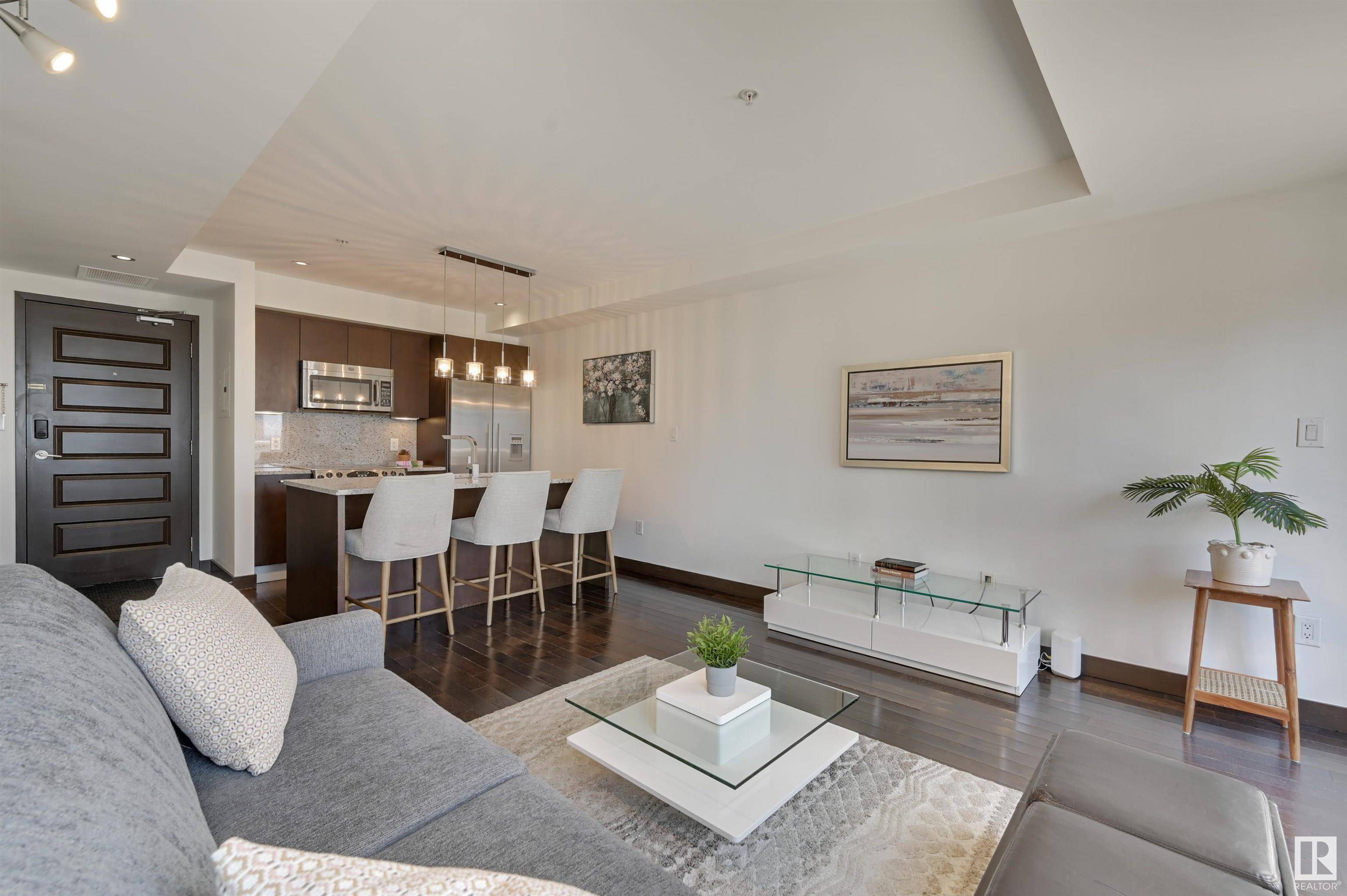 Edmonton, AB T5J 0C2,#1504 10388 105 ST NW