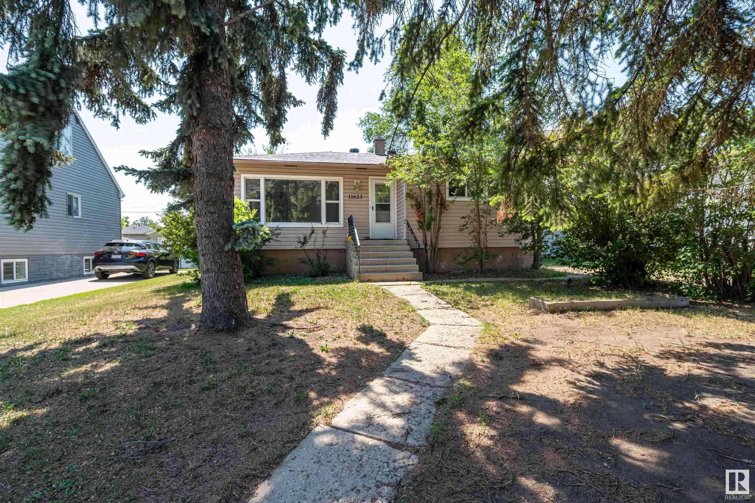 11623 112 AV NW, Edmonton, AB T5G 0H8
