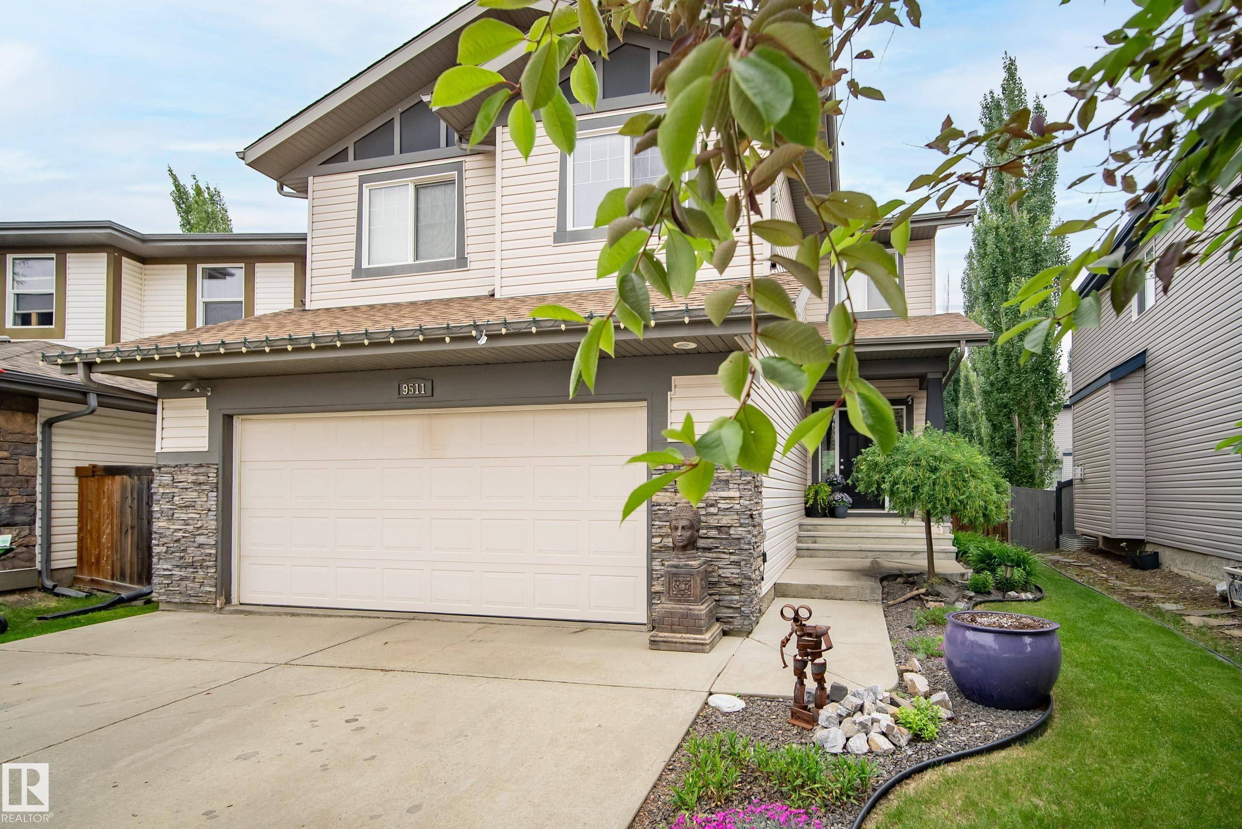 Edmonton, AB T5T 1N2,9511 220 ST NW