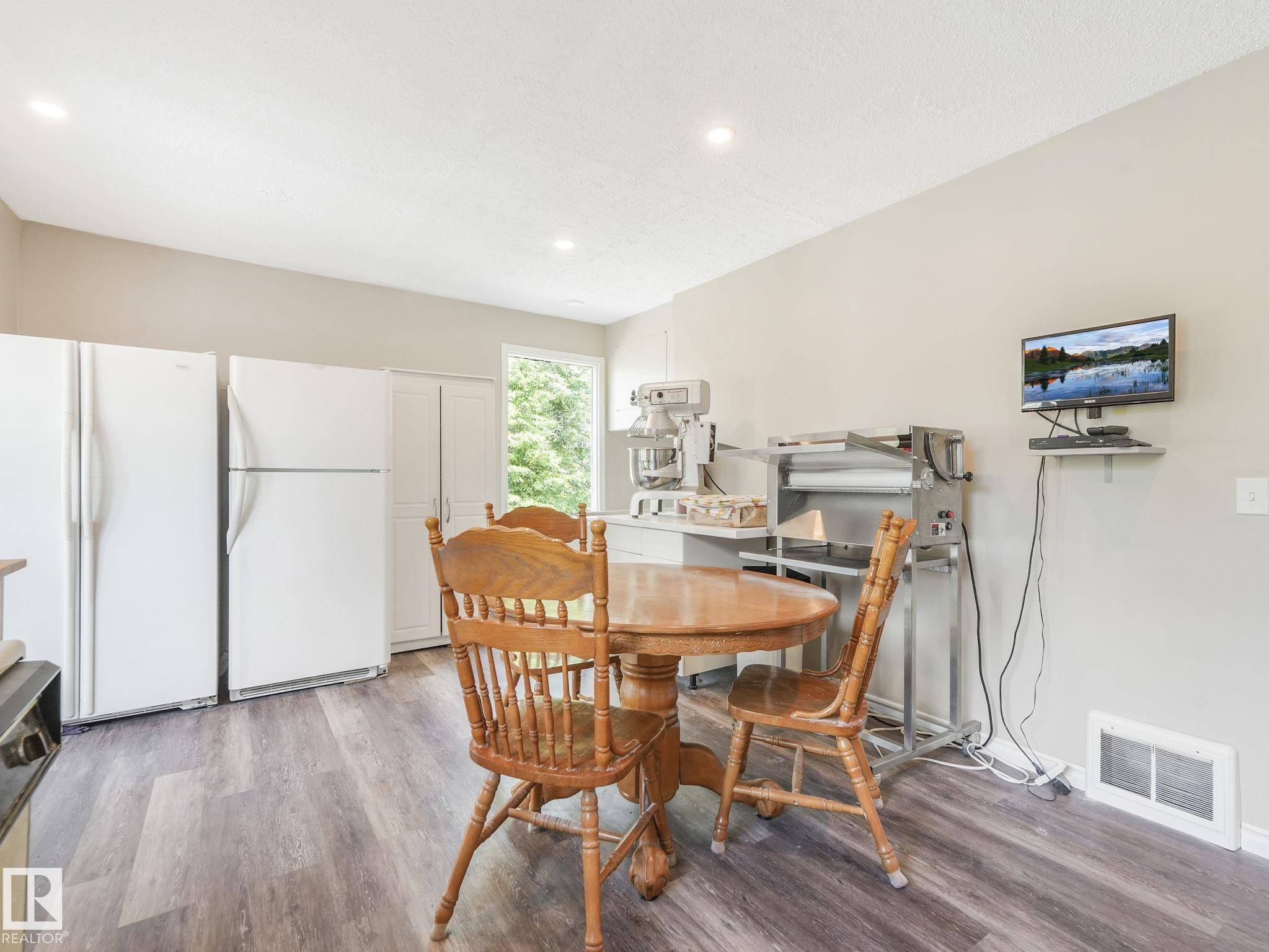 Rural Strathcona County, AB T8A 4S9,14 22322 Wye RD