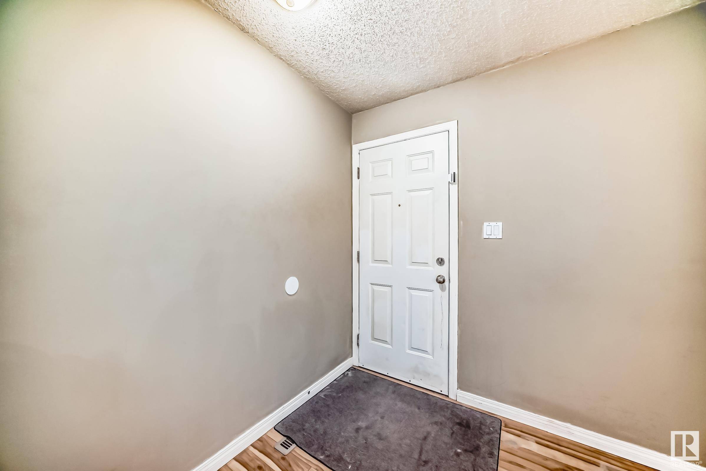 Edmonton, AB T5E 3E3,344 NORTHGATE TC NW