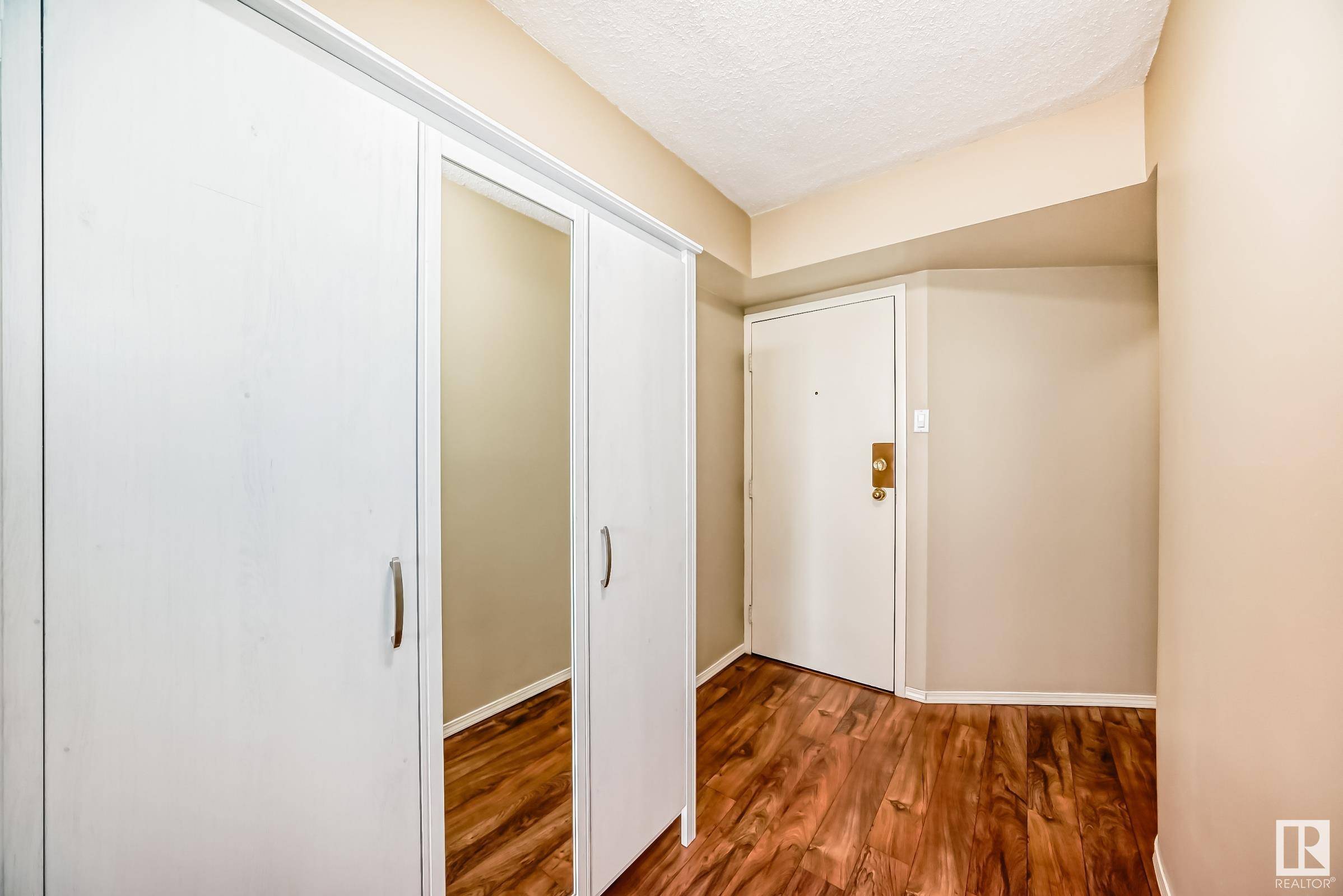 Edmonton, AB T5H 3Y6,#1101 9028 JASPER AV NW