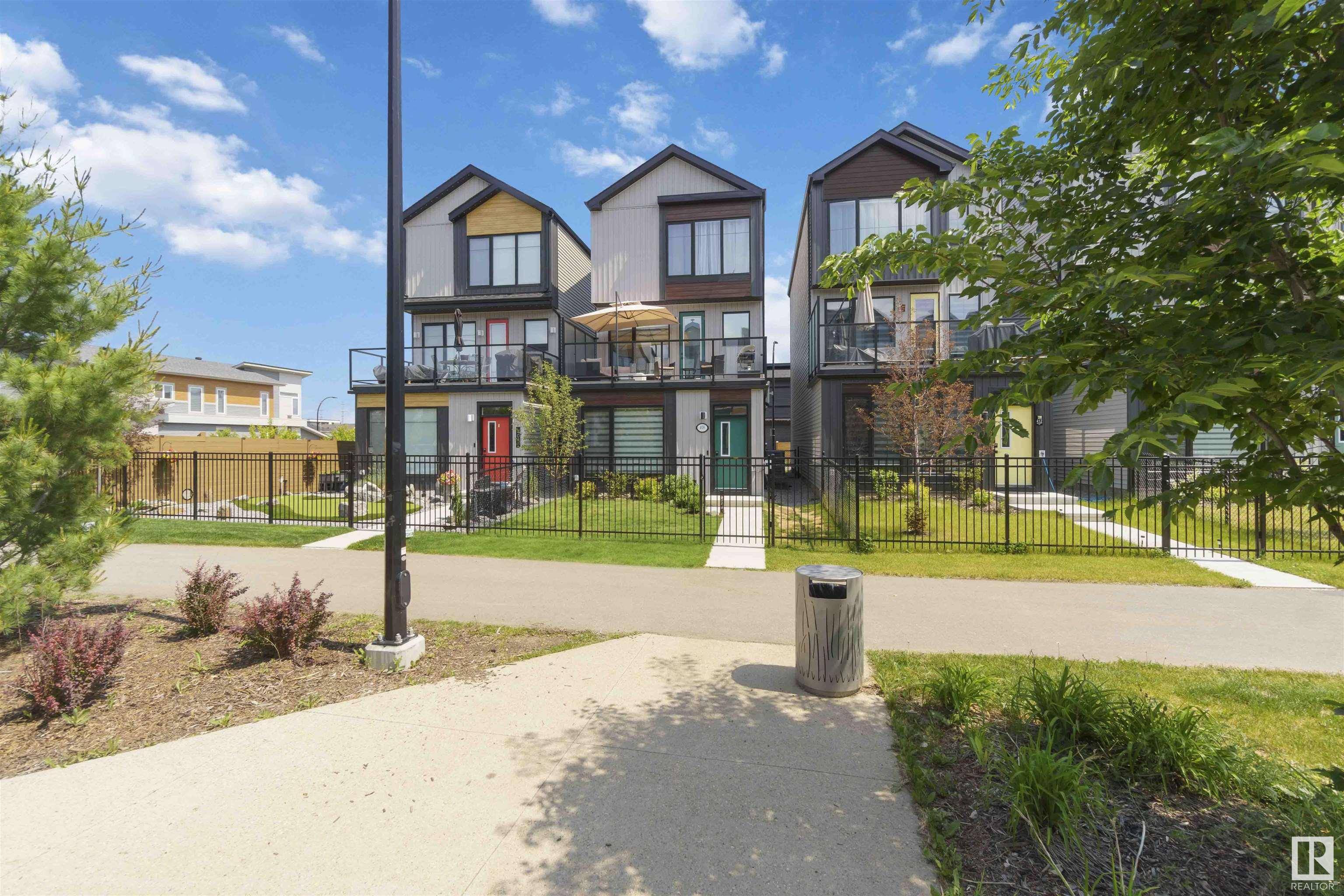 Edmonton, AB T6X 2X9,408 38A ST SW