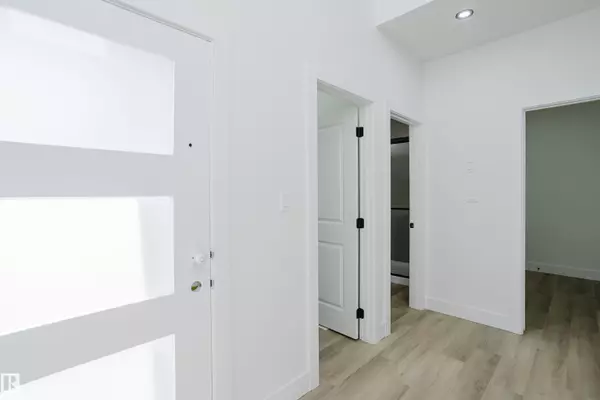 Edmonton, AB T6M 3C9,1969 209A ST NW
