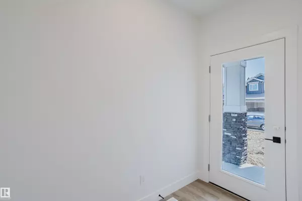 Spruce Grove, AB T7X 0W2,73 Meadowgrove LN