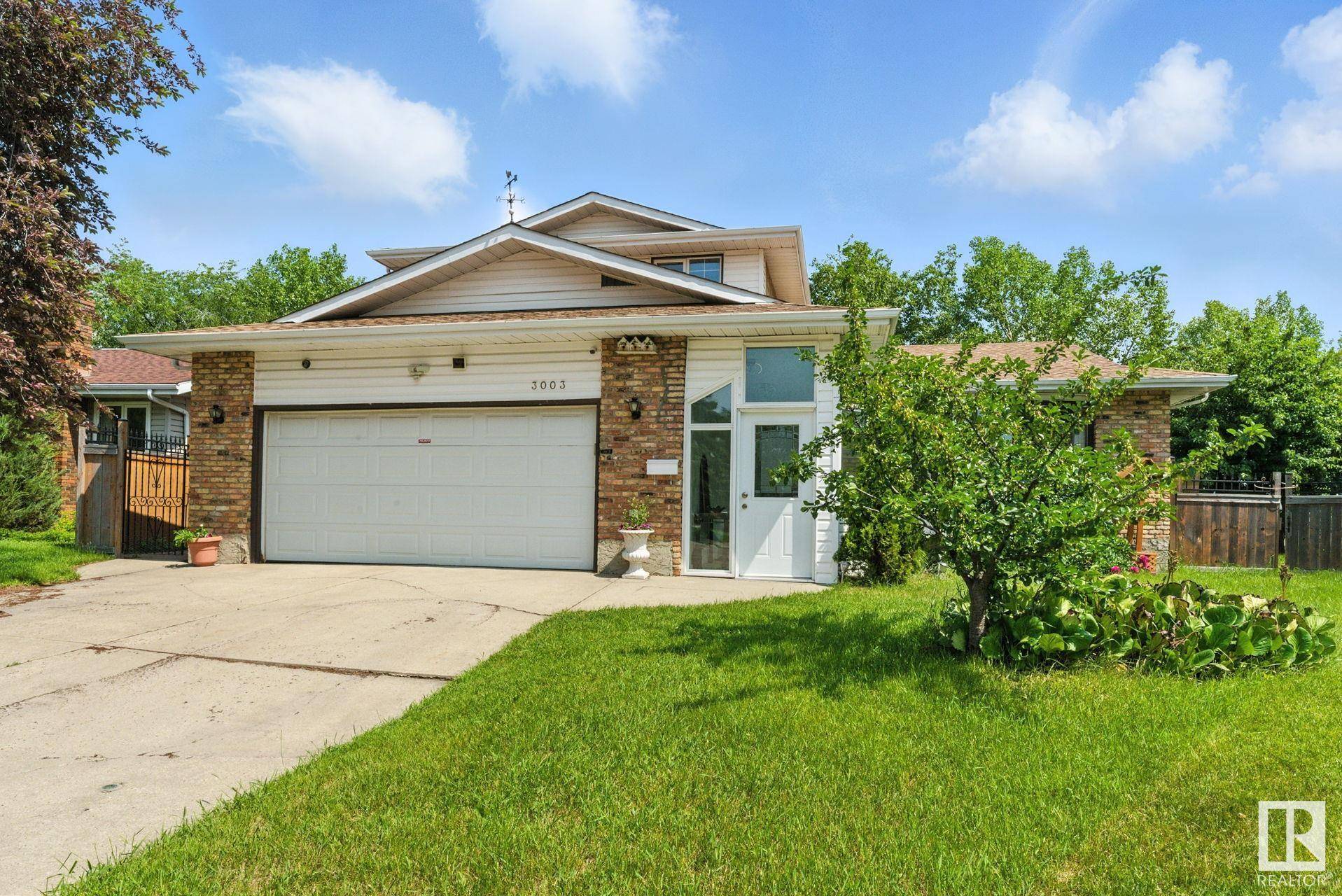 3003 105 ST NW, Edmonton, AB T6J 2Z7