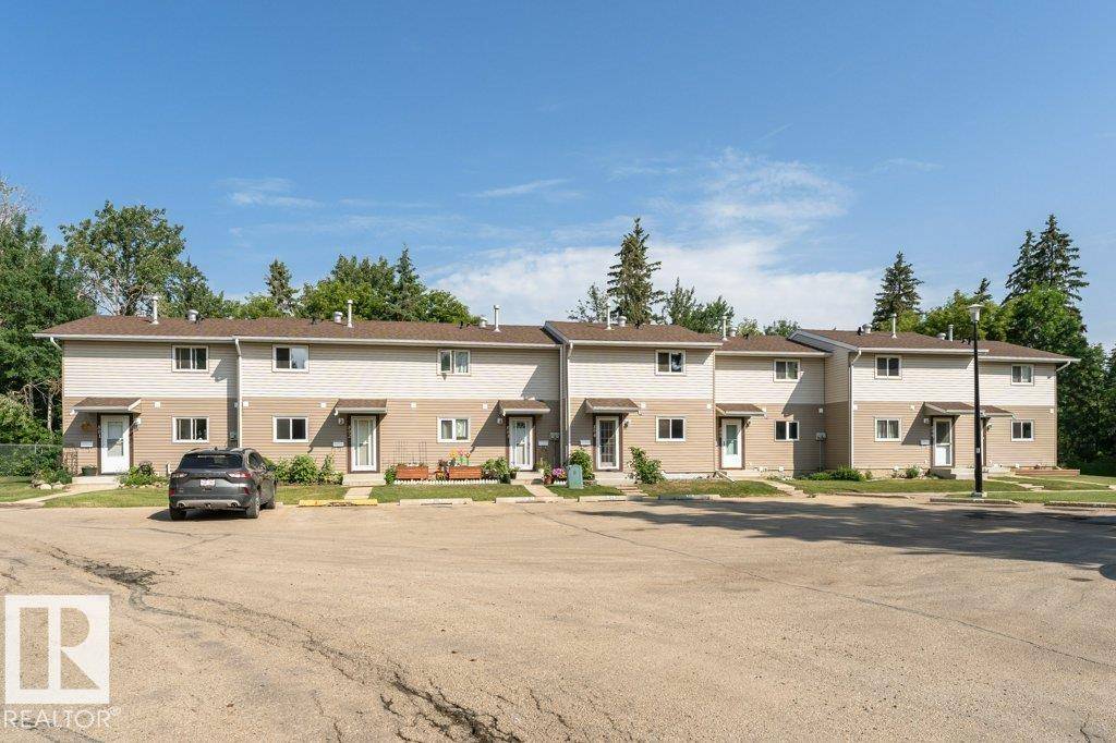 Spruce Grove, AB T7X 2S8,504 SPRUCE GL