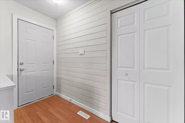 Spruce Grove, AB T7X 1G5,148 BROOKWOOD DR