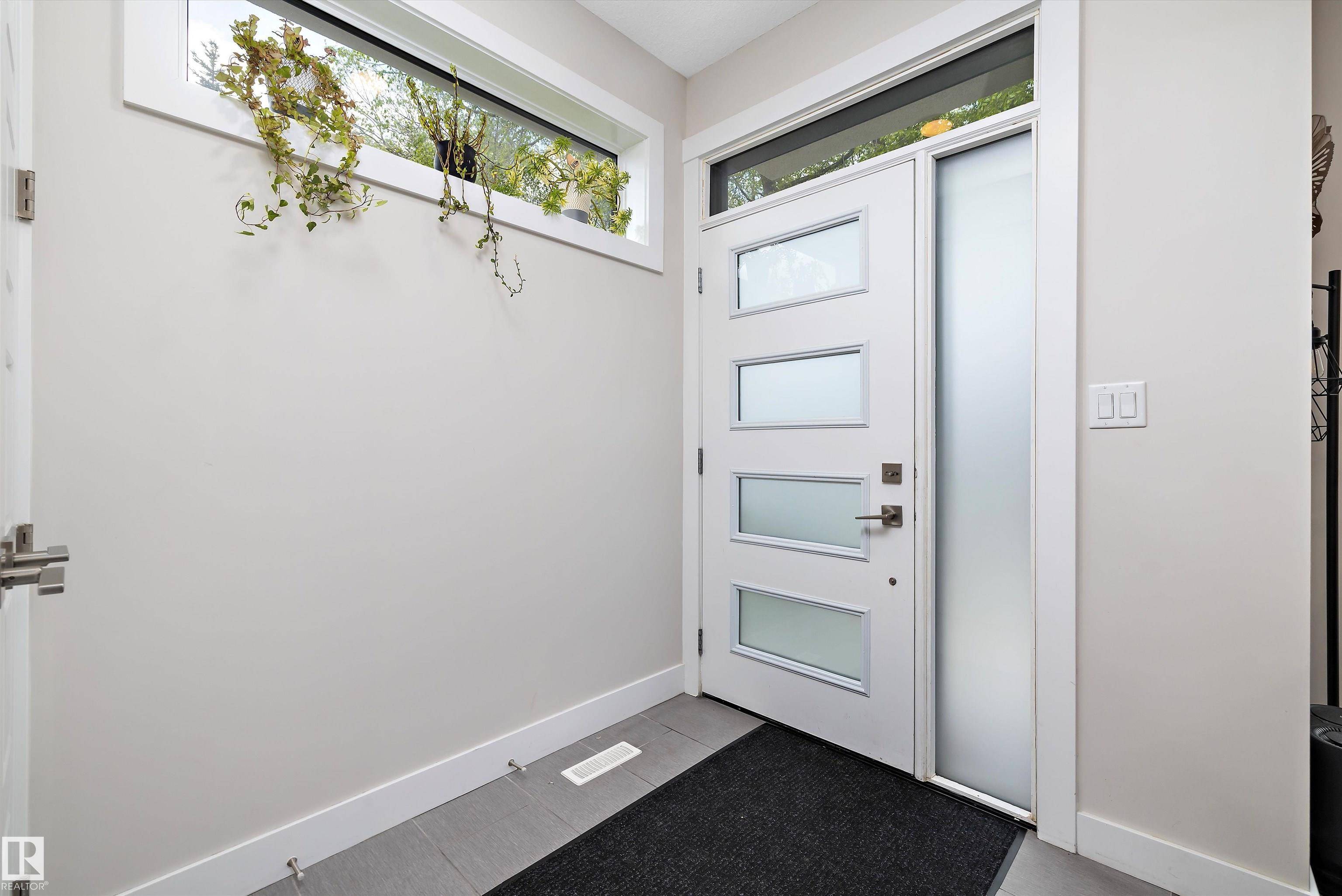 Edmonton, AB T6G 0P1,10917 79 AV NW