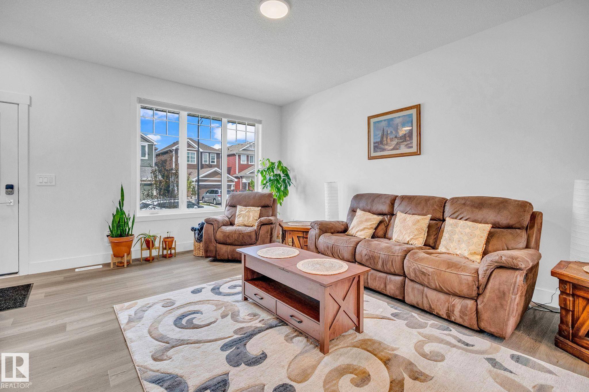 Edmonton, AB T6W 5A3,16731 30 AV SW