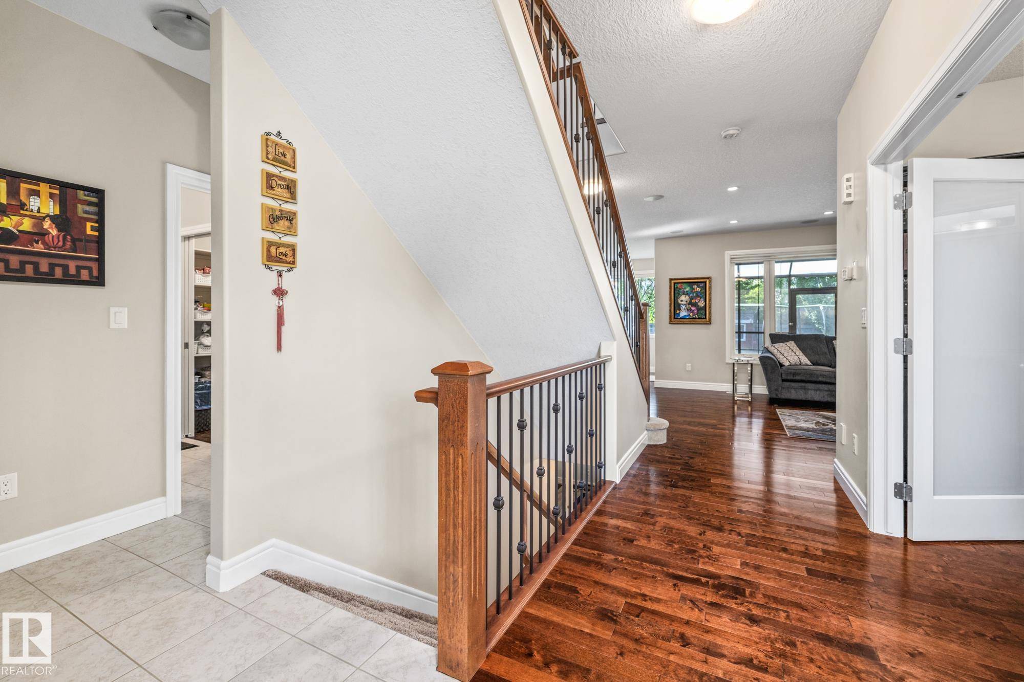 Edmonton, AB T6W 0N9,2305 WARRY CO SW