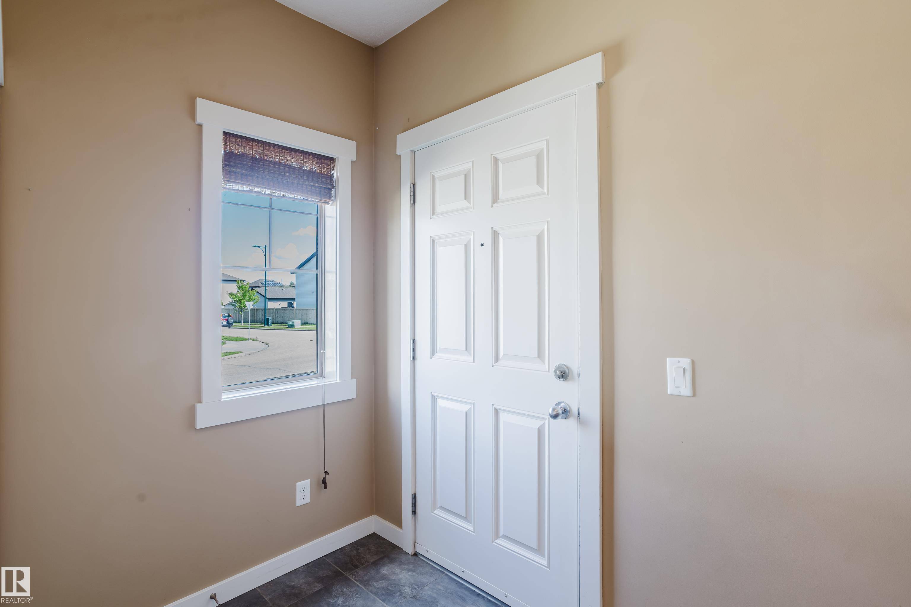 Edmonton, AB T6T 0J5,1206 37 AV NW