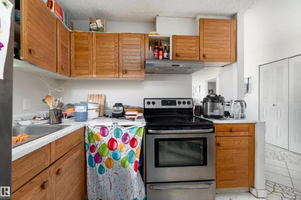 Edmonton, AB T6E 6B6,#1302 10149 SASKATCHEWAN DR NW