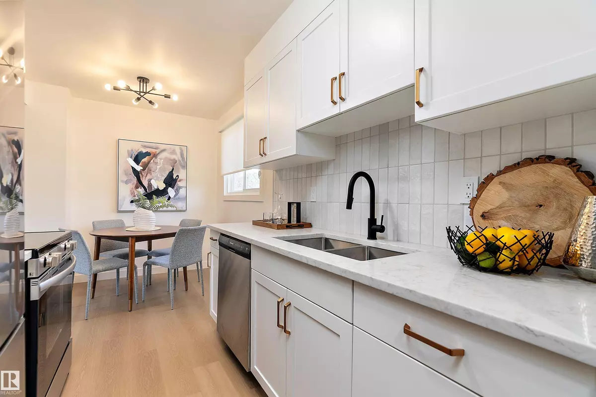 Edmonton, AB T5A 2X5,187 HARRISON DR NW