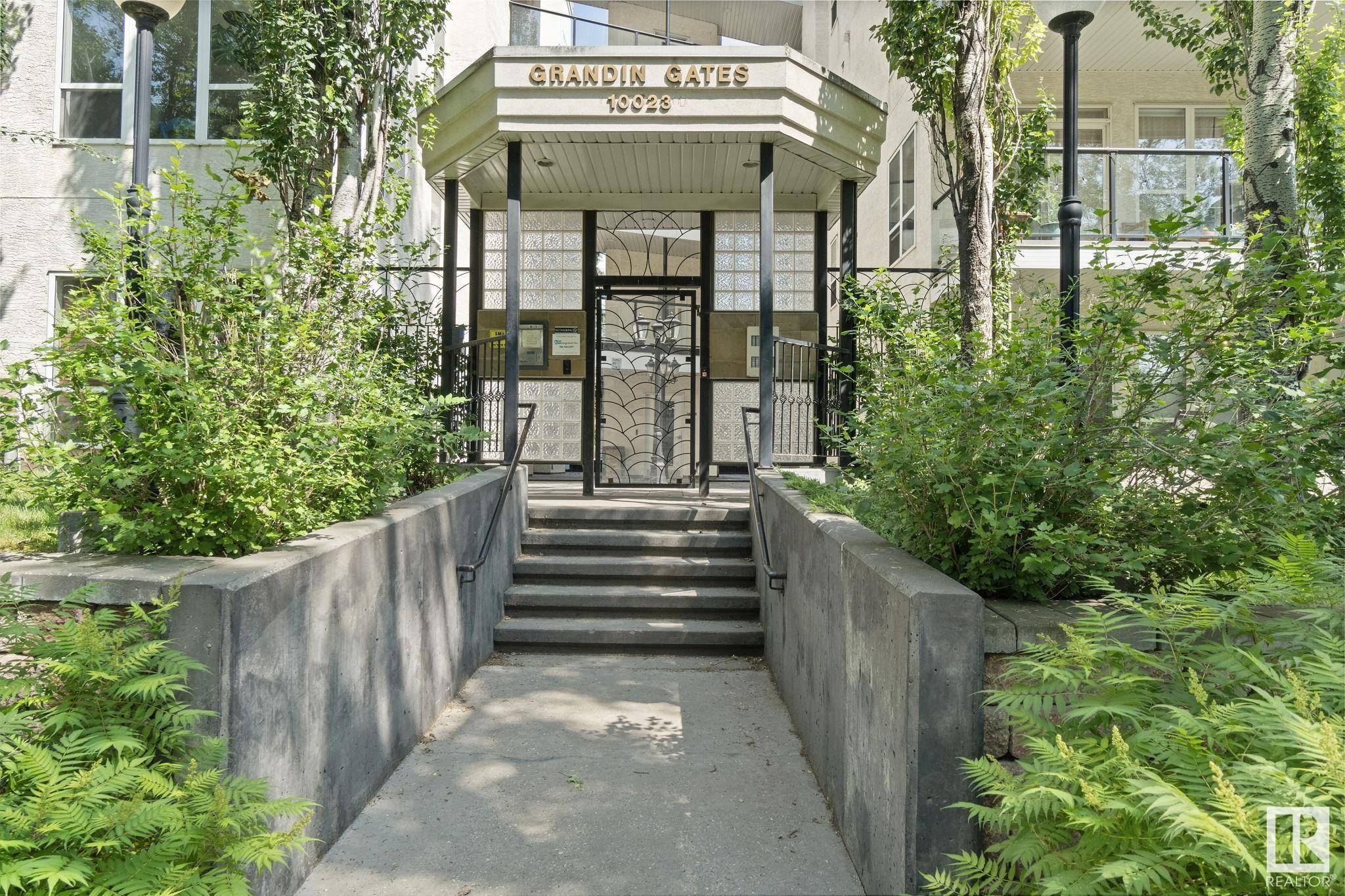 Edmonton, AB T5K 1J5,#232 10023 110 ST NW