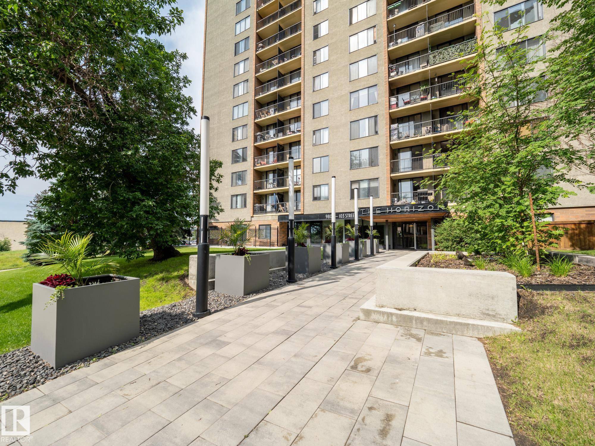 Edmonton, AB T5K 2G4,#1402 9808 103 ST NW