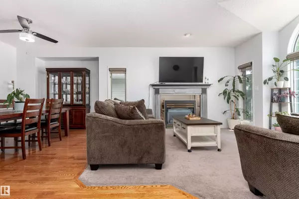 Spruce Grove, AB T7X 3E3,10 STONESHIRE MR