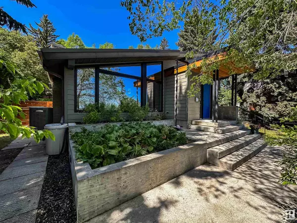 Edmonton, AB T5R 5R4,7904 BUENA VISTA RD NW