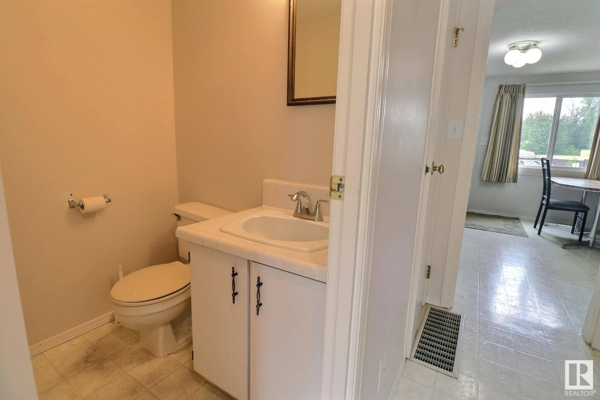 St. Albert, AB T8N 0E9,289 RIDGEWOOD TC