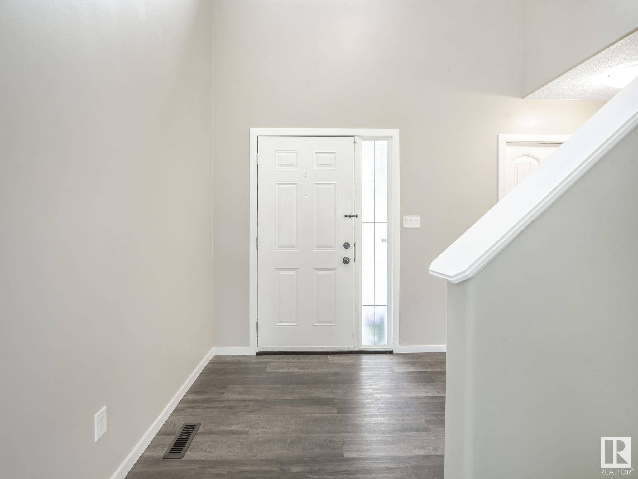 Edmonton, AB T6M 0H9,1799 HAMMOND CR NW