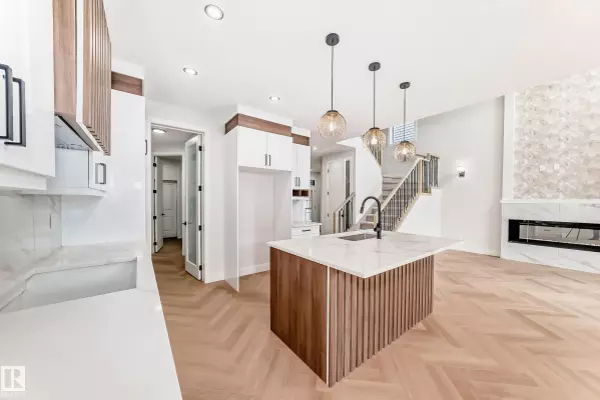 Edmonton, AB T6W 5R3,7224 Kiviaq LI SW