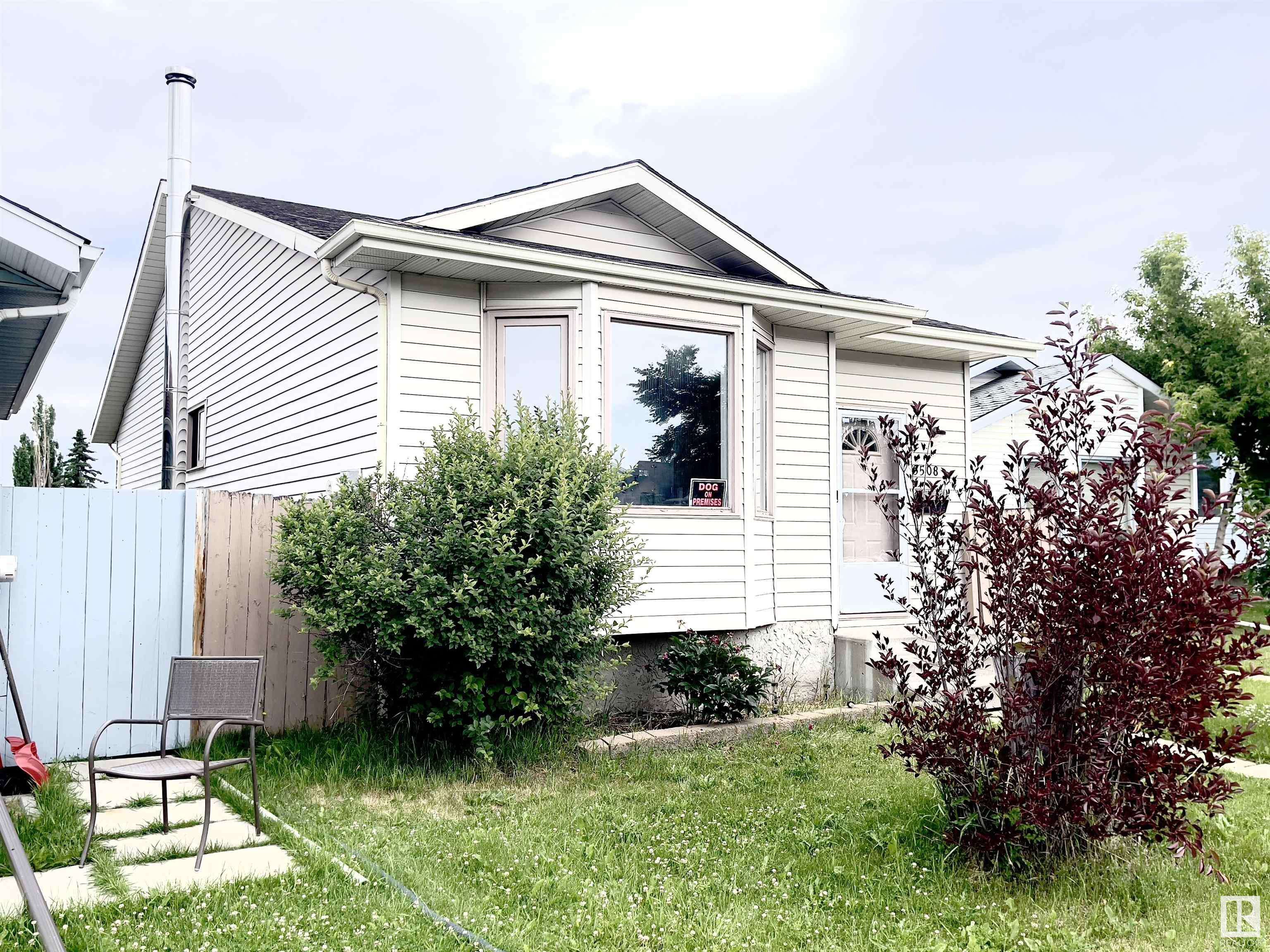 Edmonton, AB T6L 6K5,3508 44 AV NW