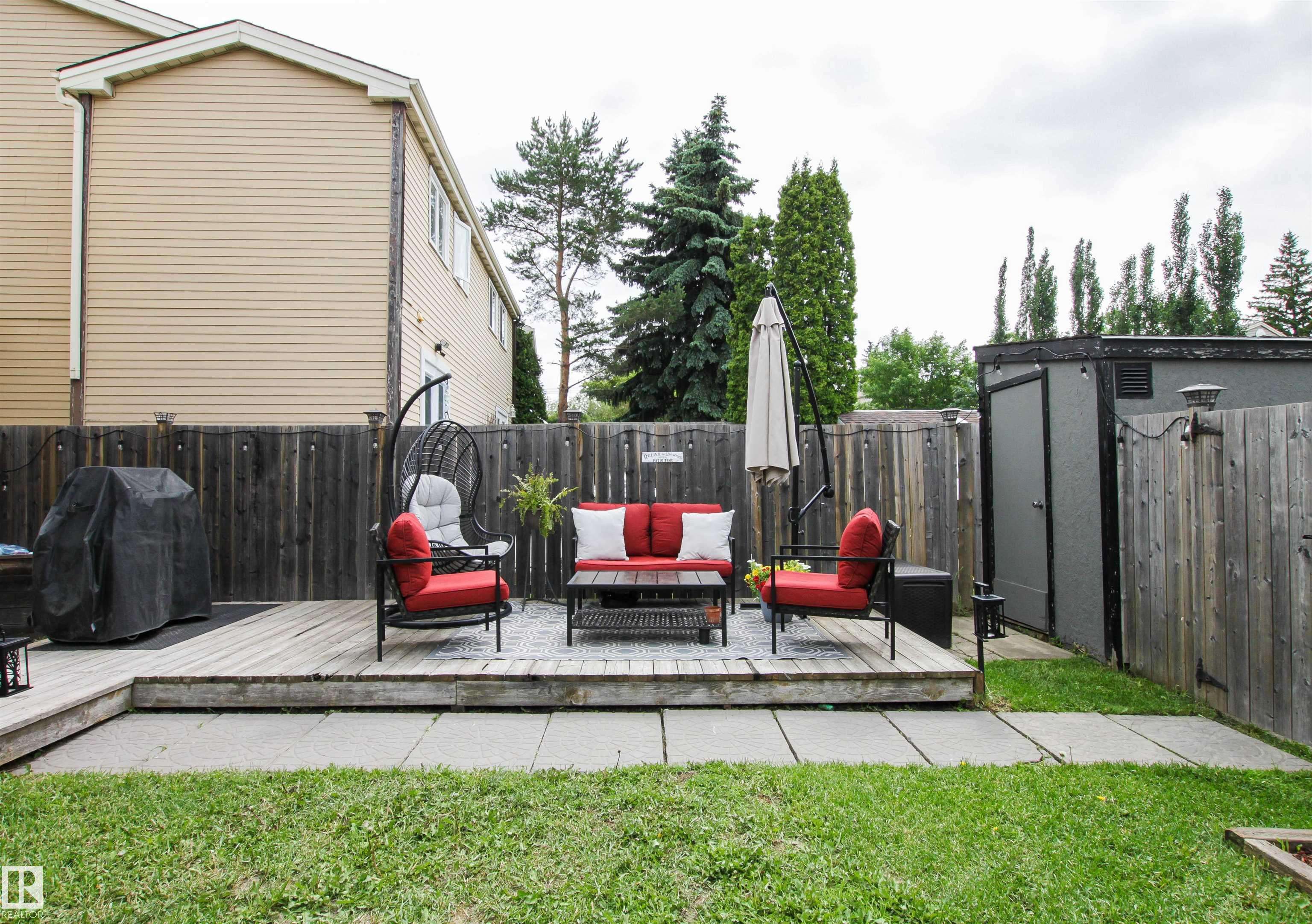 Sherwood Park, AB T8A 4L9,893 VILLAGE ME