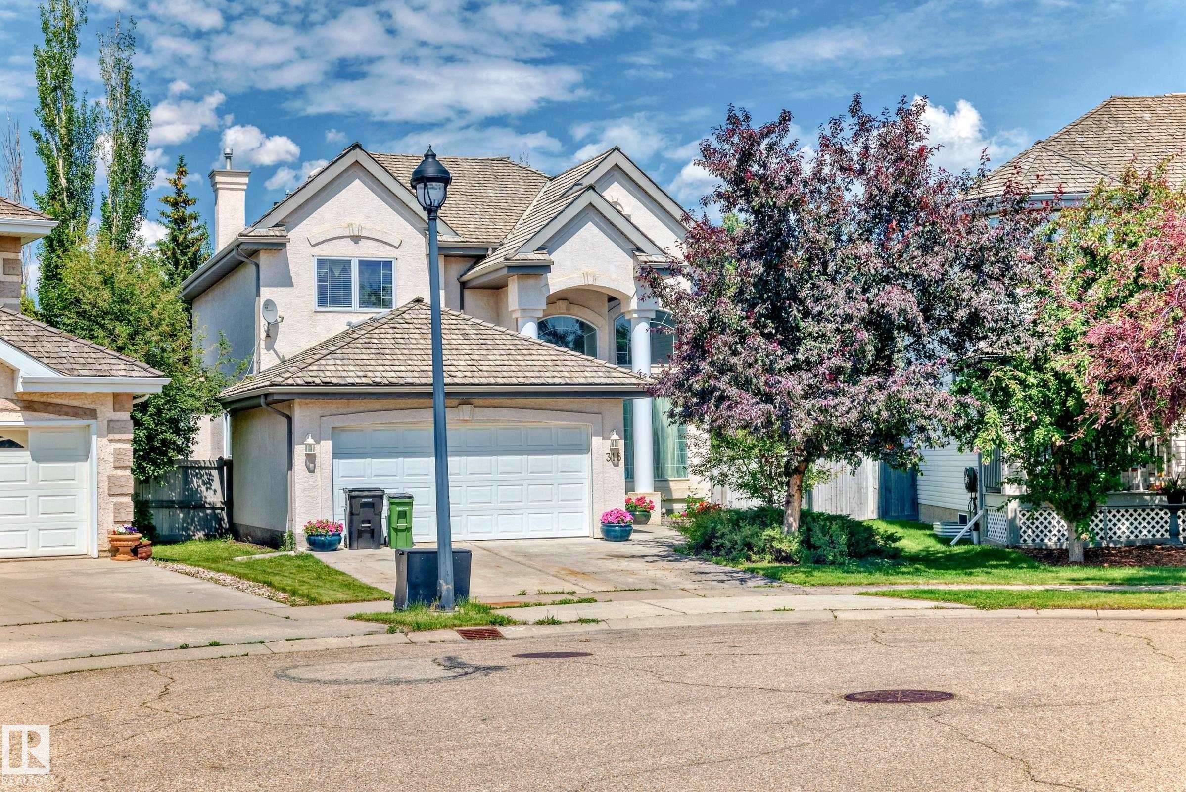 318 DARLINGTON CR NW, Edmonton, AB T6M 2R9