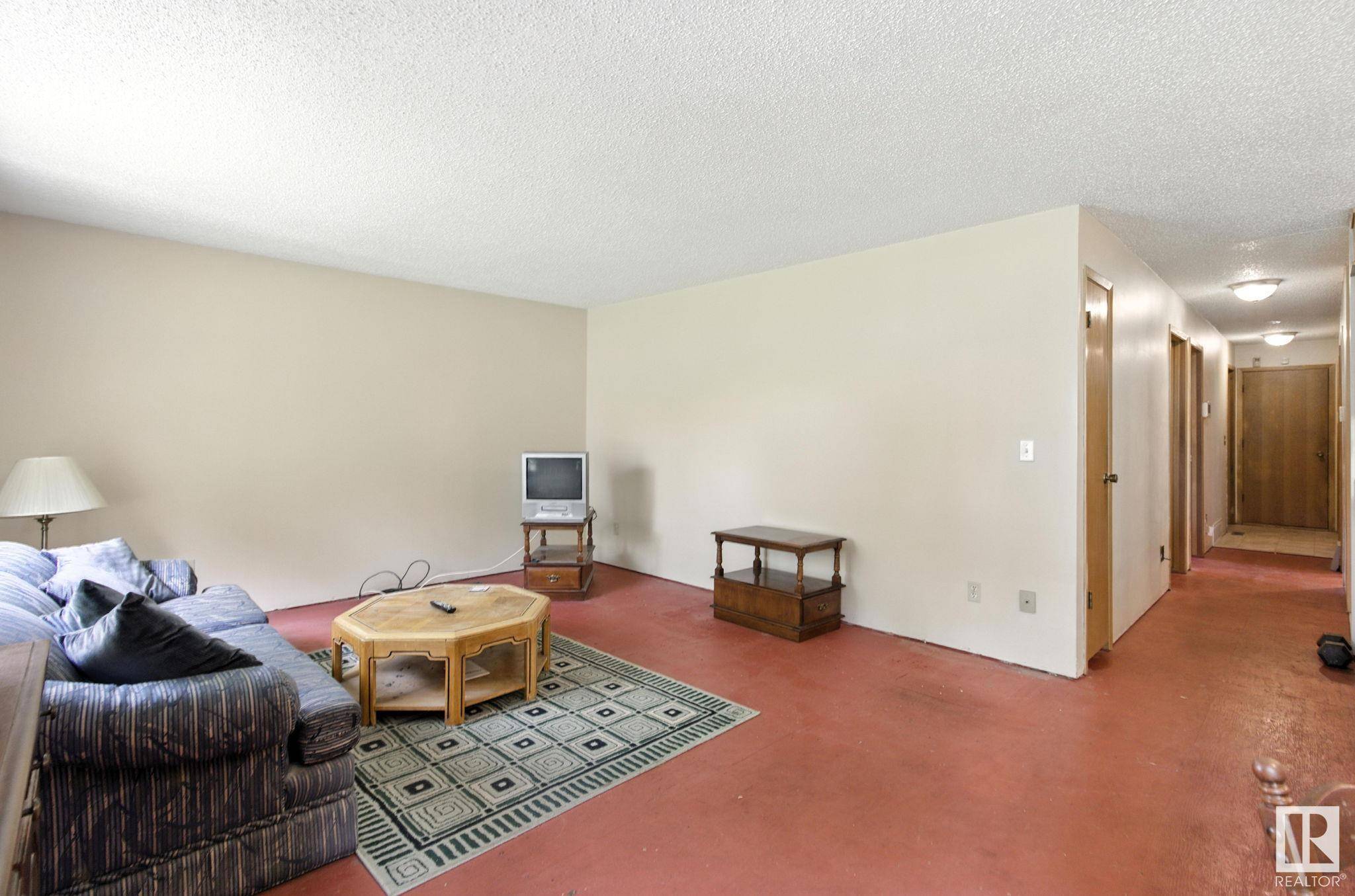 Edmonton, AB T5V 3L8,11313 87 ST NW