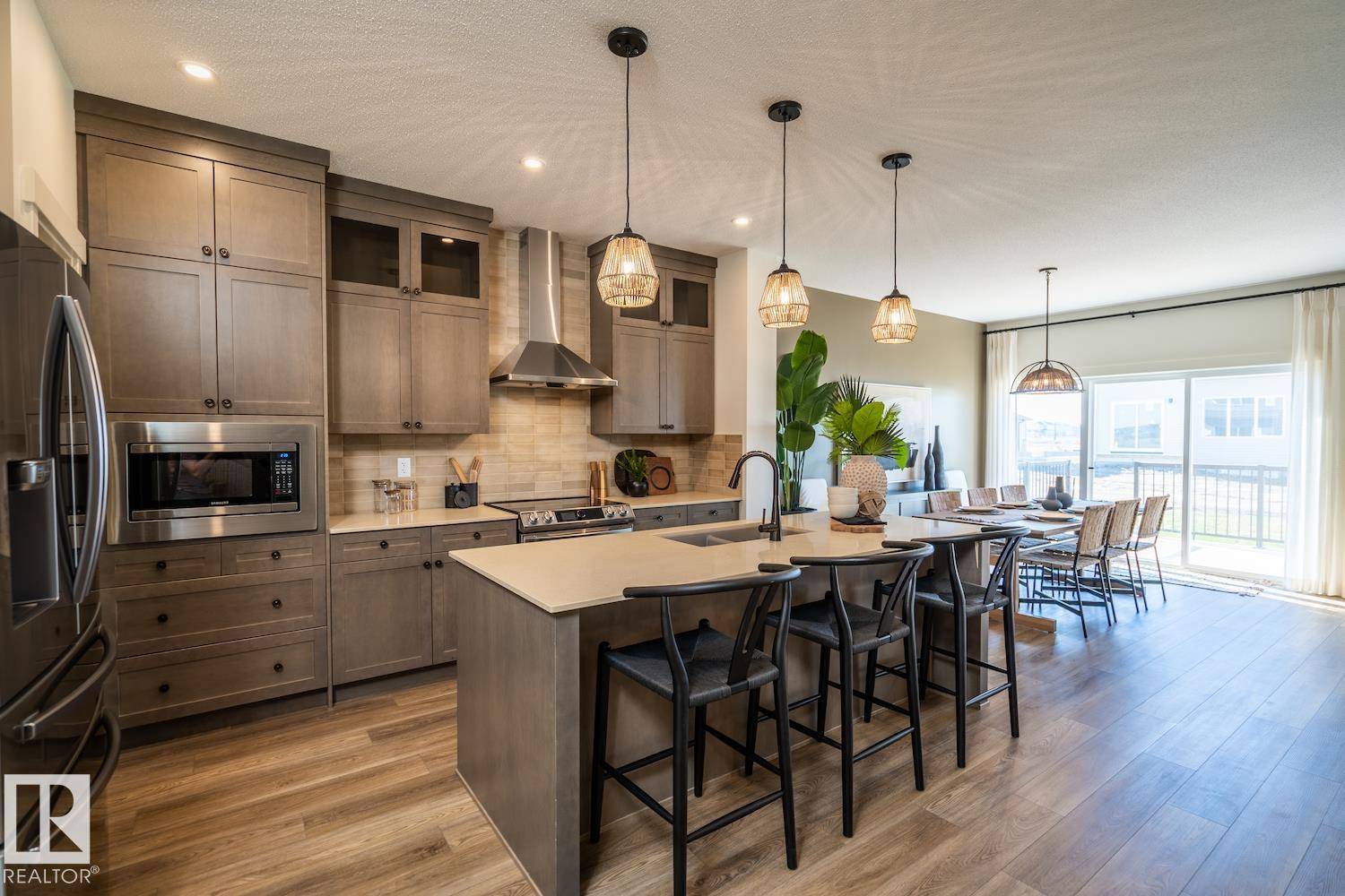 Edmonton, AB T6M 3B6,2237 194A ST NW
