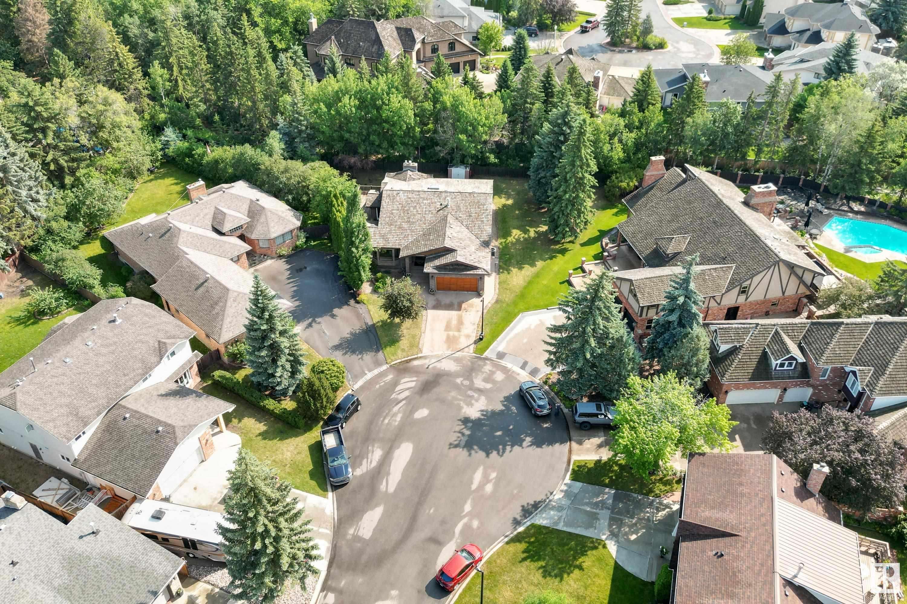 Edmonton, AB T5T 2X3,819 WANYANDI RD NW