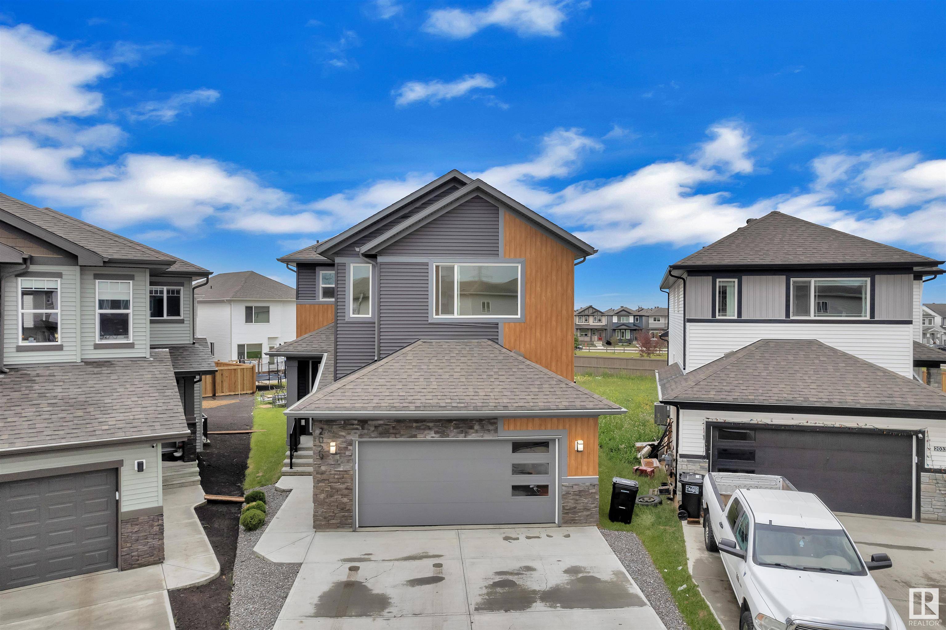 2029 13A AV NW, Edmonton, AB T6T 2R8