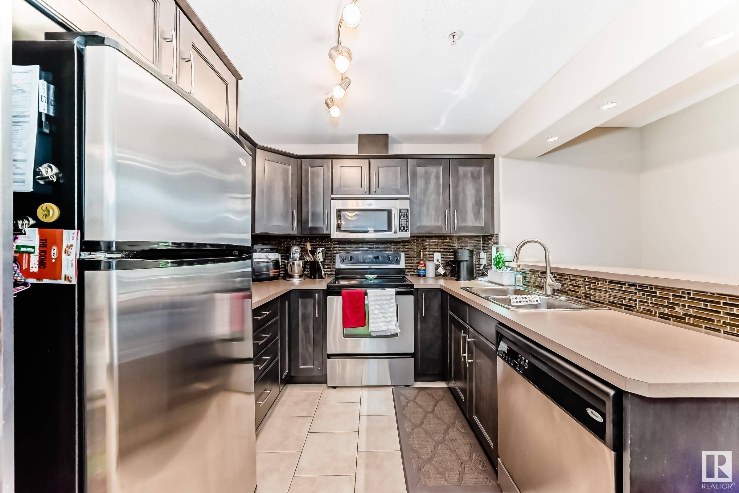 Edmonton, AB T6W 0J3,#106 11615 ELLERSLIE RD SW
