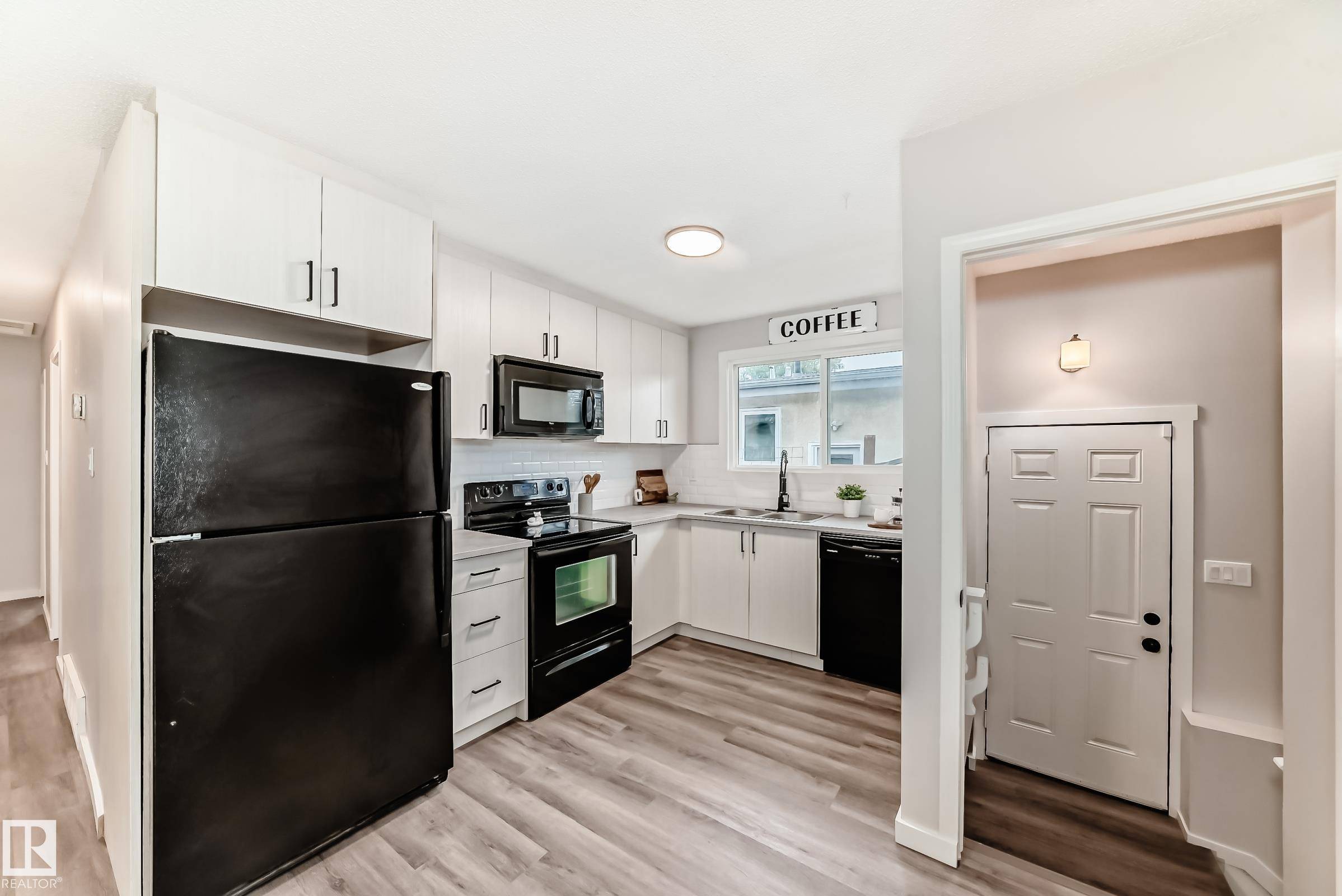 Edmonton, AB T5E 1G4,8405 134 AV NW