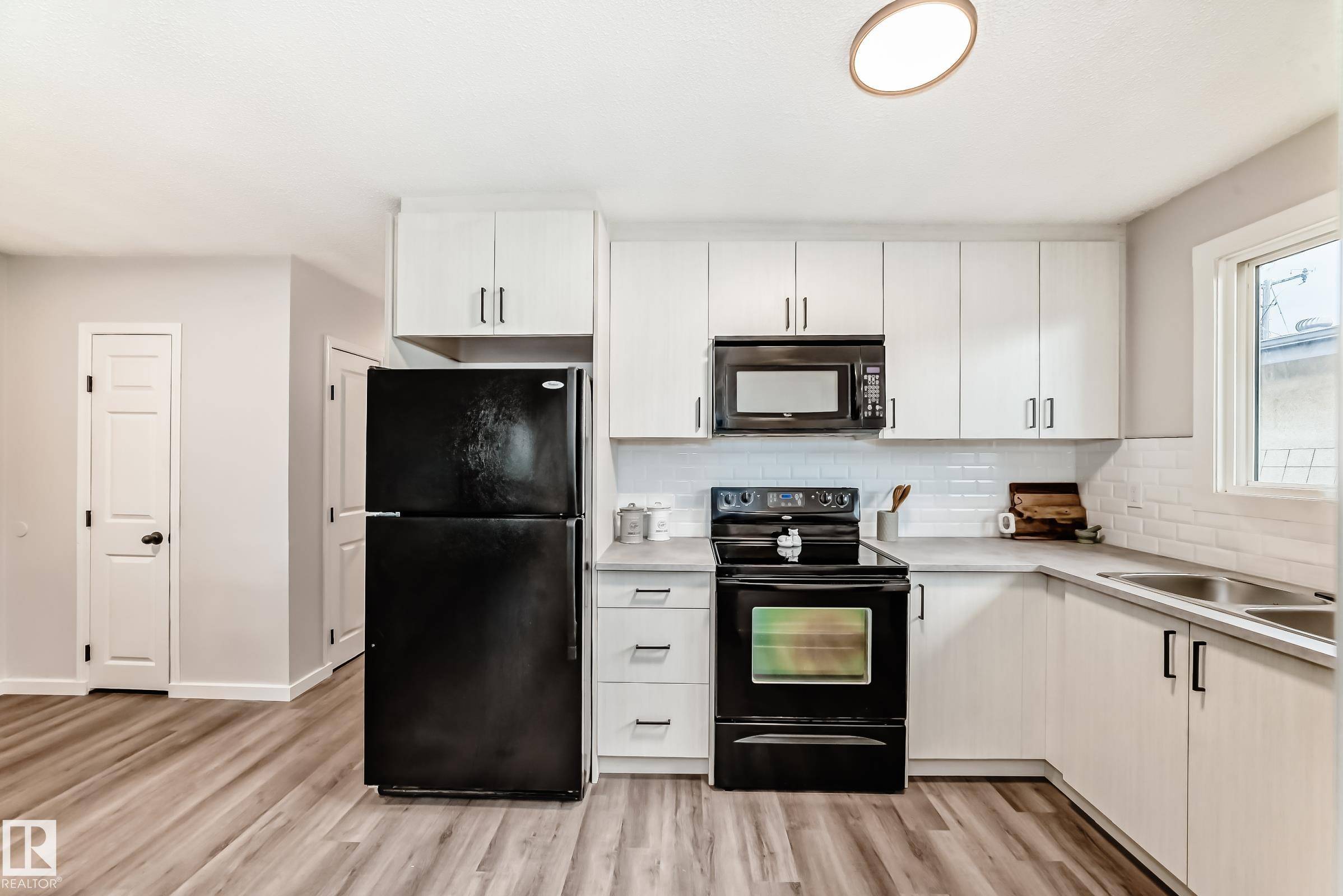 Edmonton, AB T5E 1G4,8405 134 AV NW