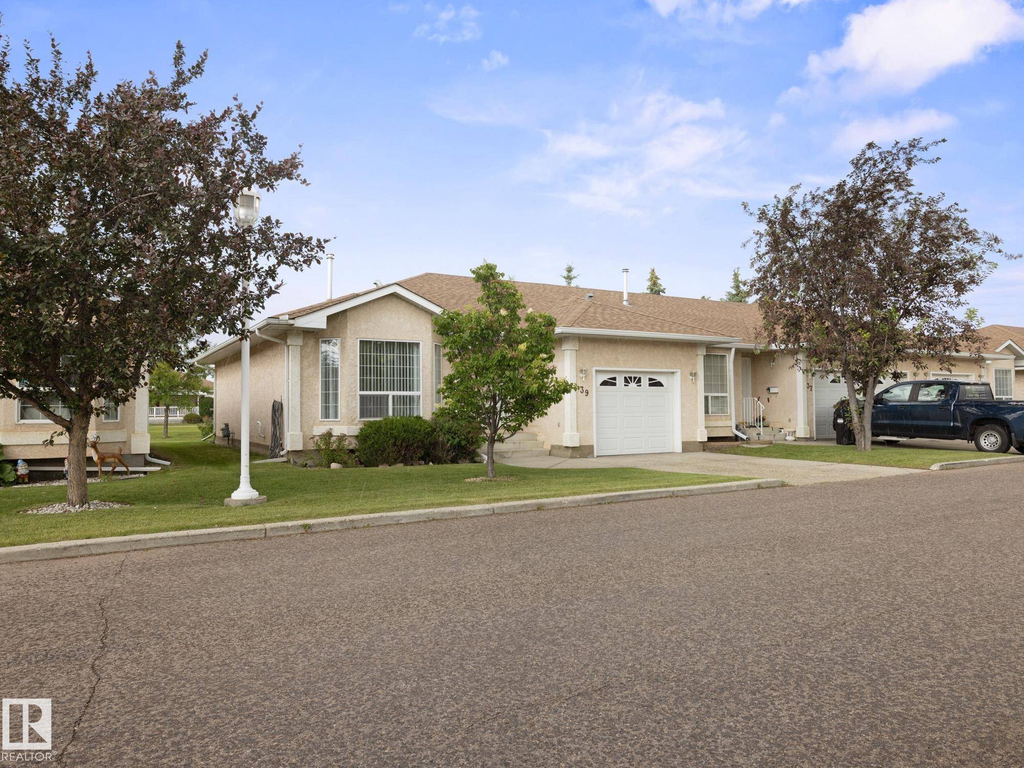 Edmonton, AB T5L 5B7,#39 13320 124 ST NW