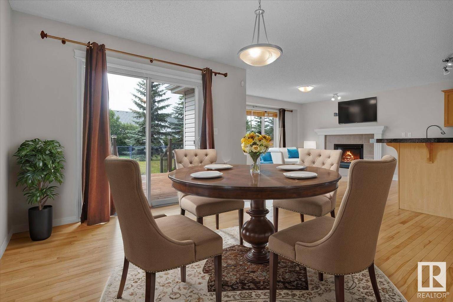 Edmonton, AB T6X 1M1,1510 78 ST SW