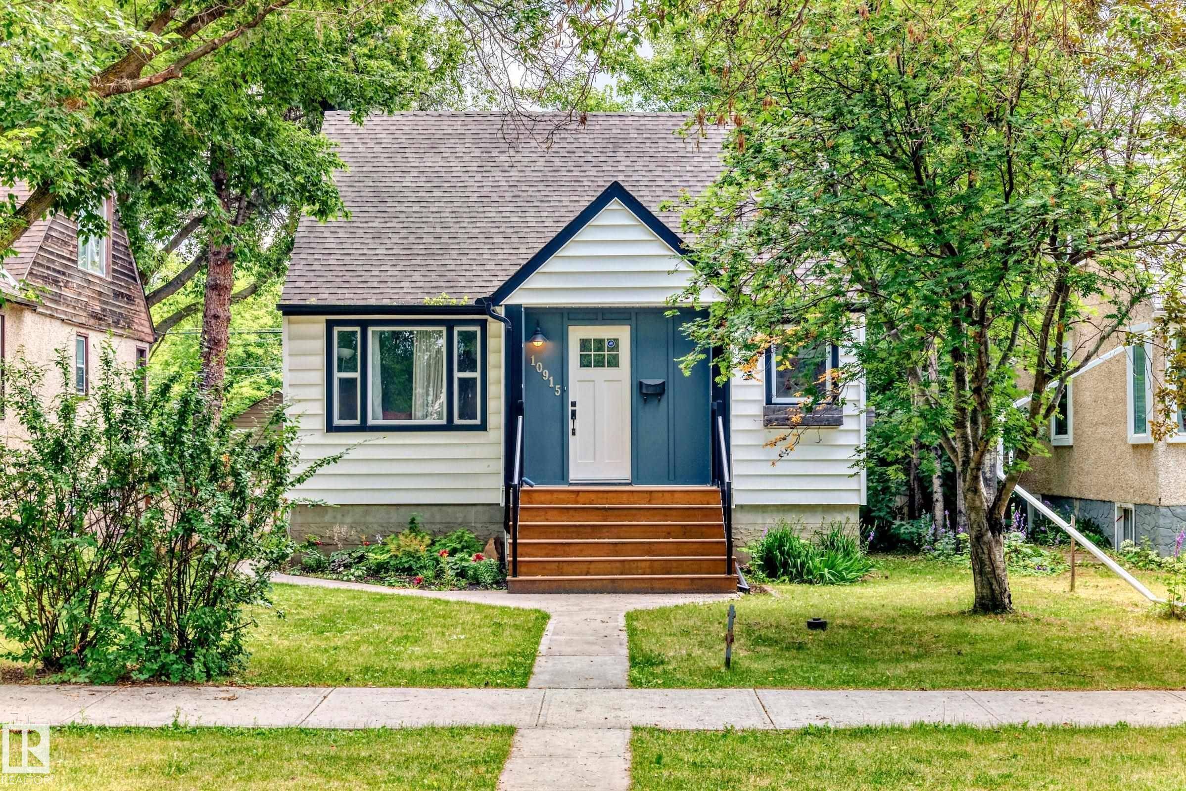10915 67 AV NW, Edmonton, AB T6H 2A5