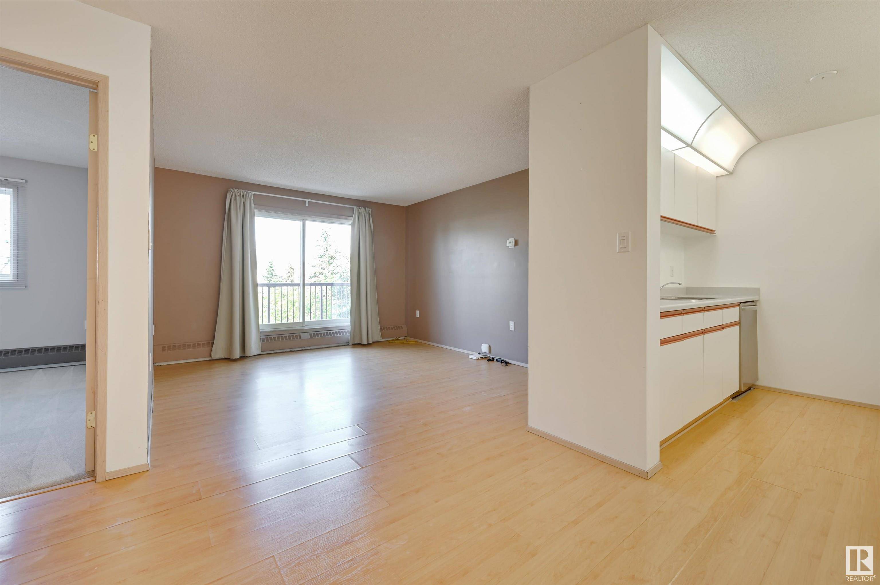 Edmonton, AB T5H 4L5,#427 10636 120 ST NW NW