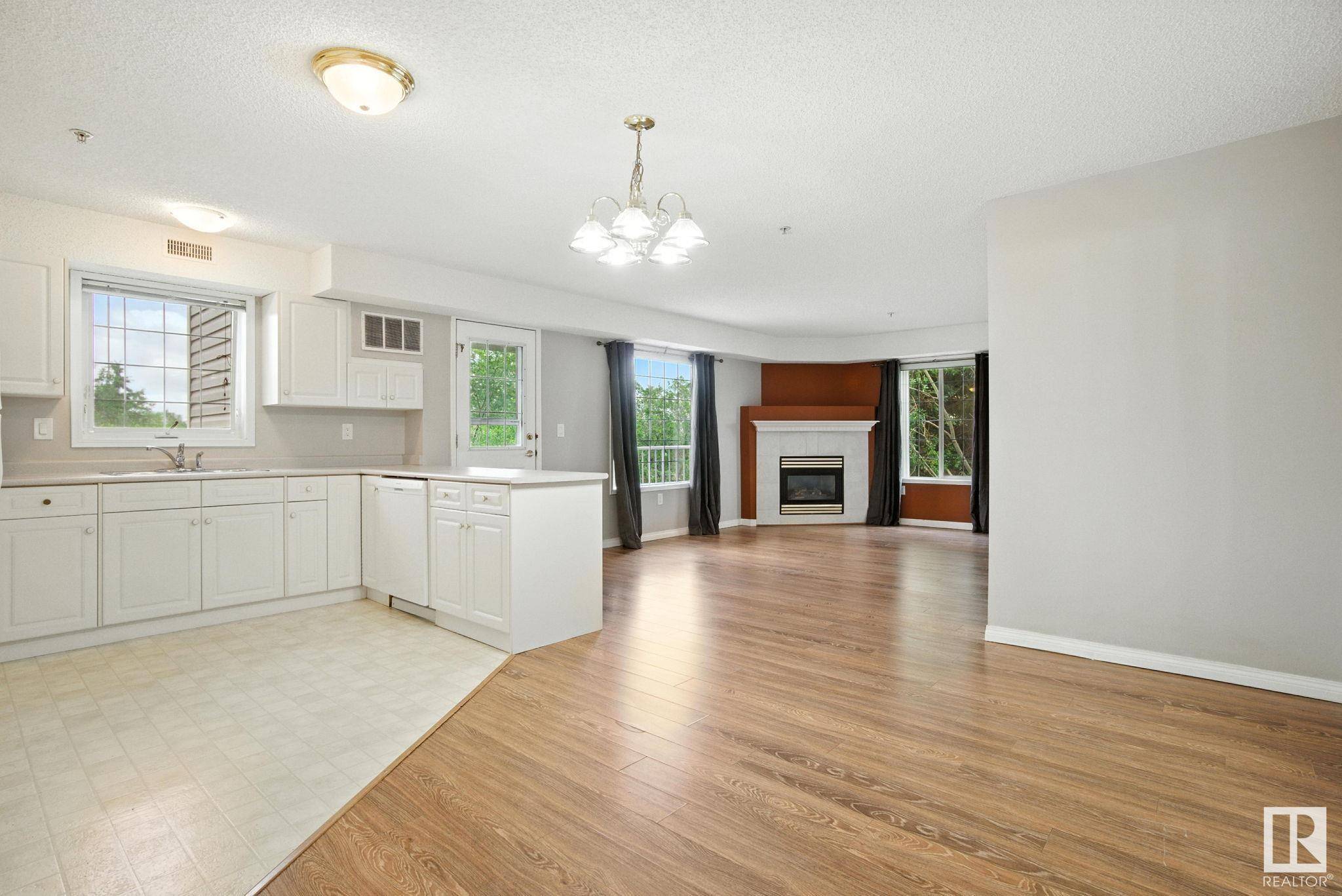 Edmonton, AB T6C 4R6,#307 8715 82 AV NW