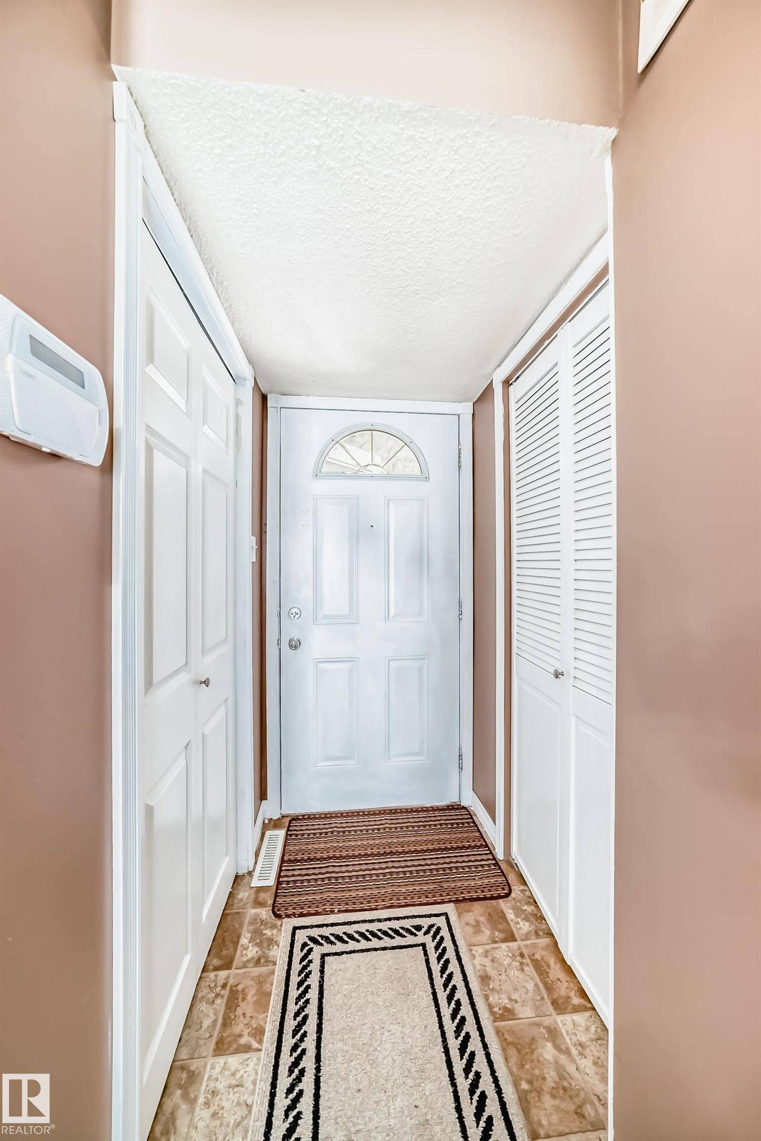 Edmonton, AB T5R 5X3,21f MEADOWLARK Village NW